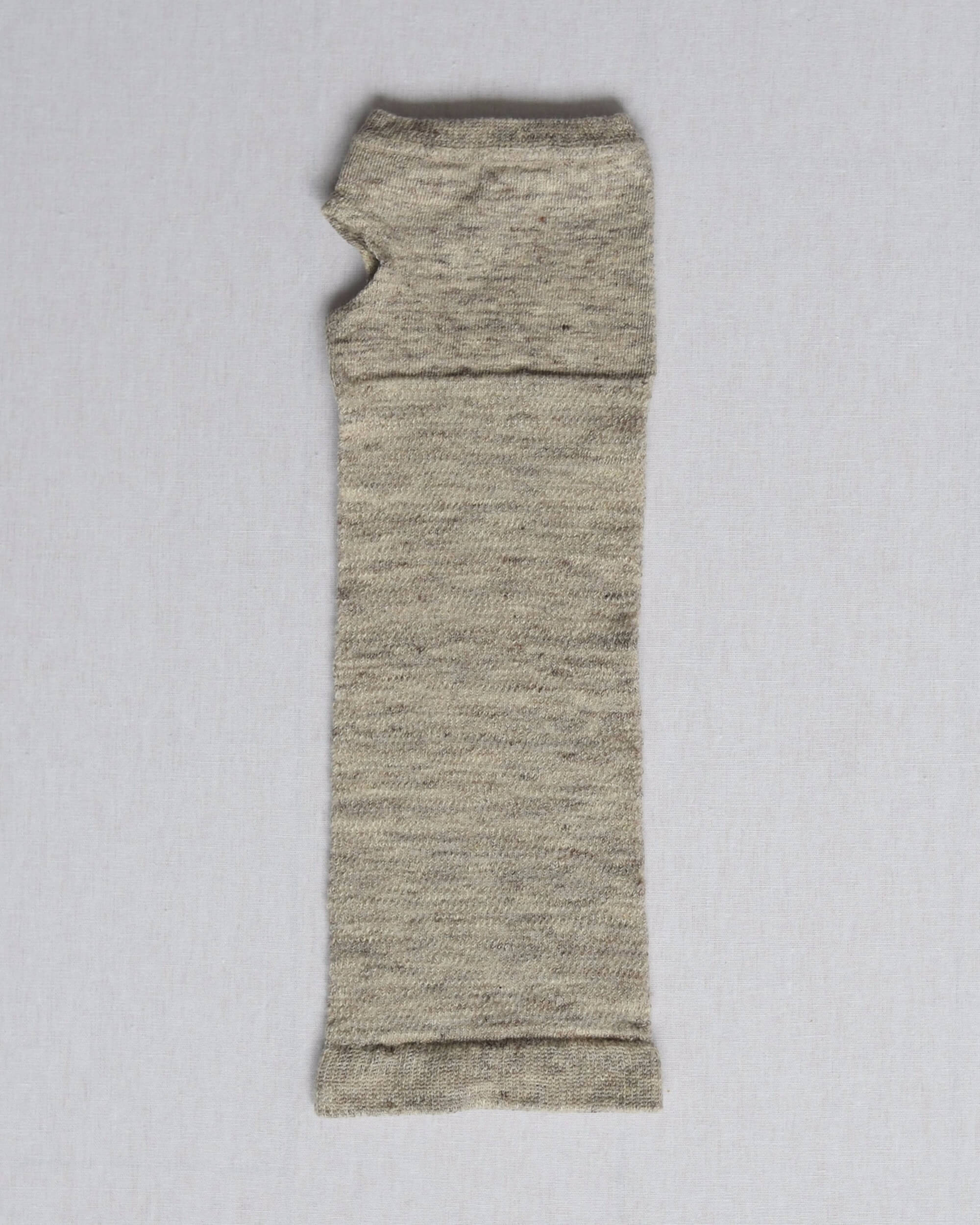 nishiguchi kutsushita : teni linen arm covers - short