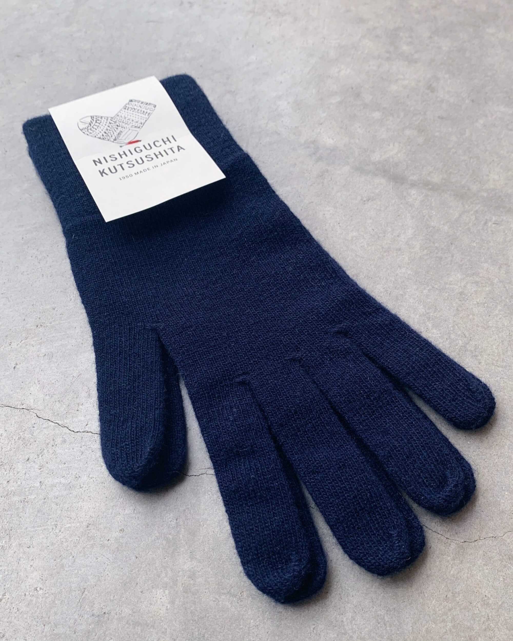 nishiguchi kutsushita : merino wool gloves