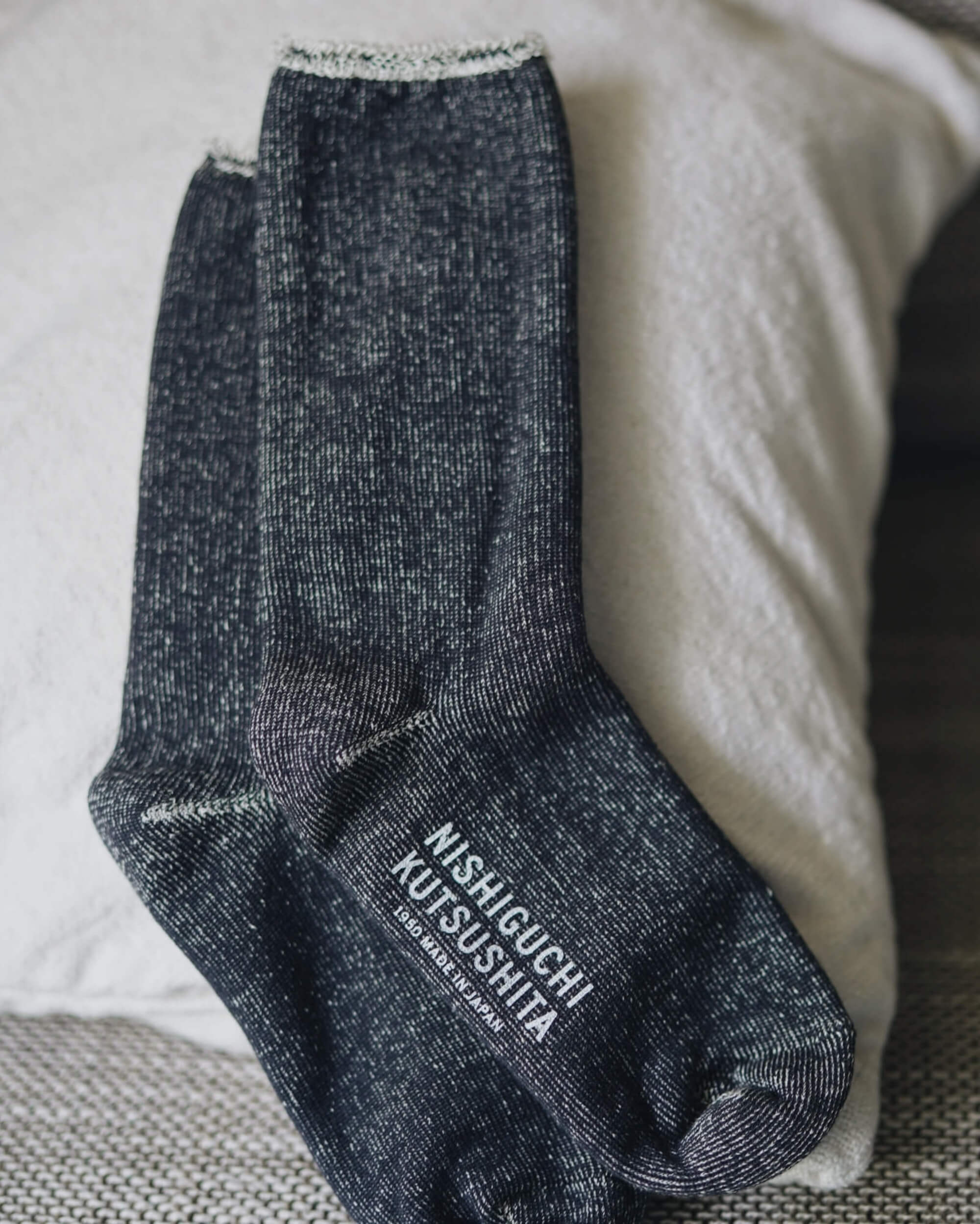 nishiguchi kutsushita : praha silk cotton lounge socks