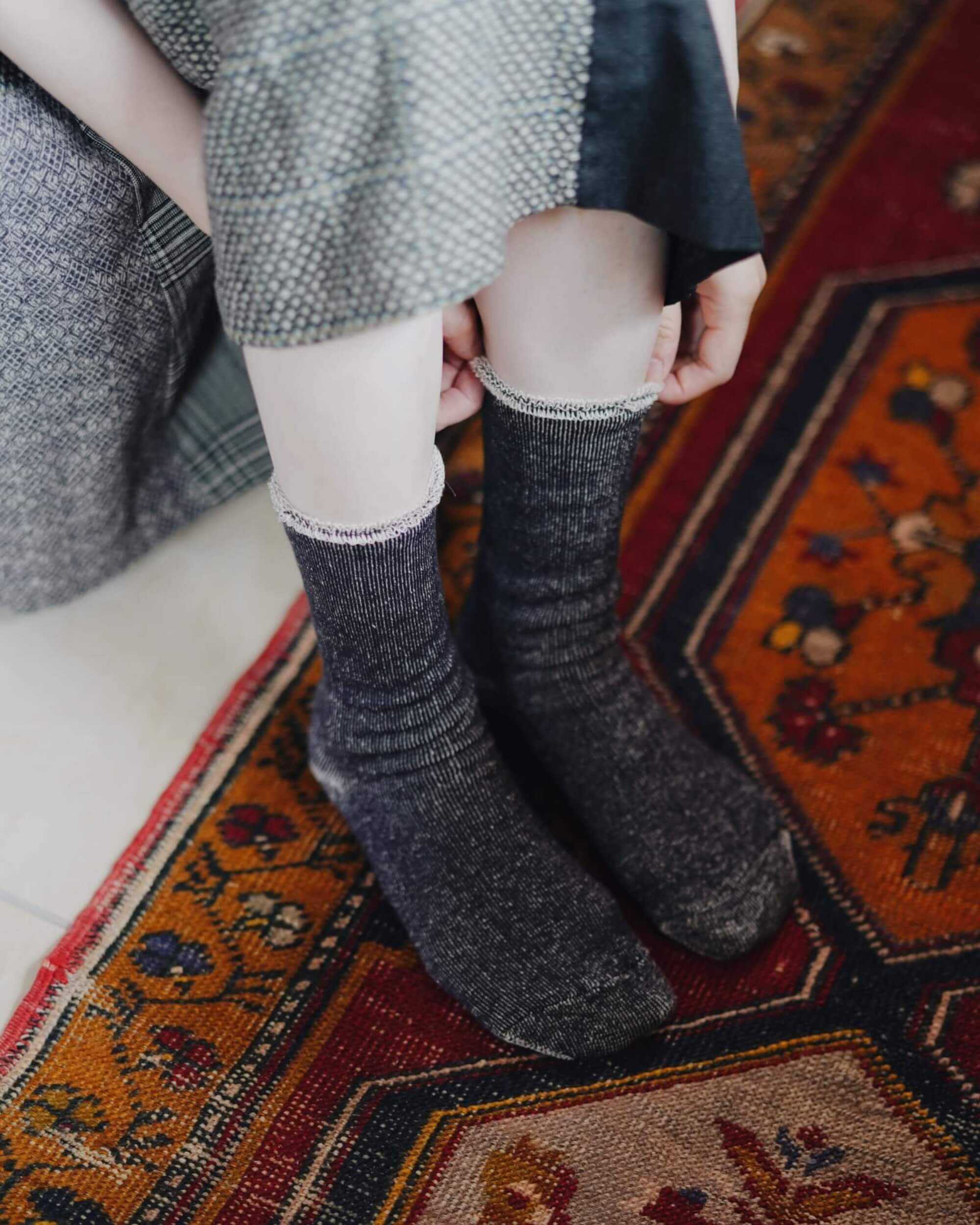 nishiguchi kutsushita : praha silk cotton lounge socks