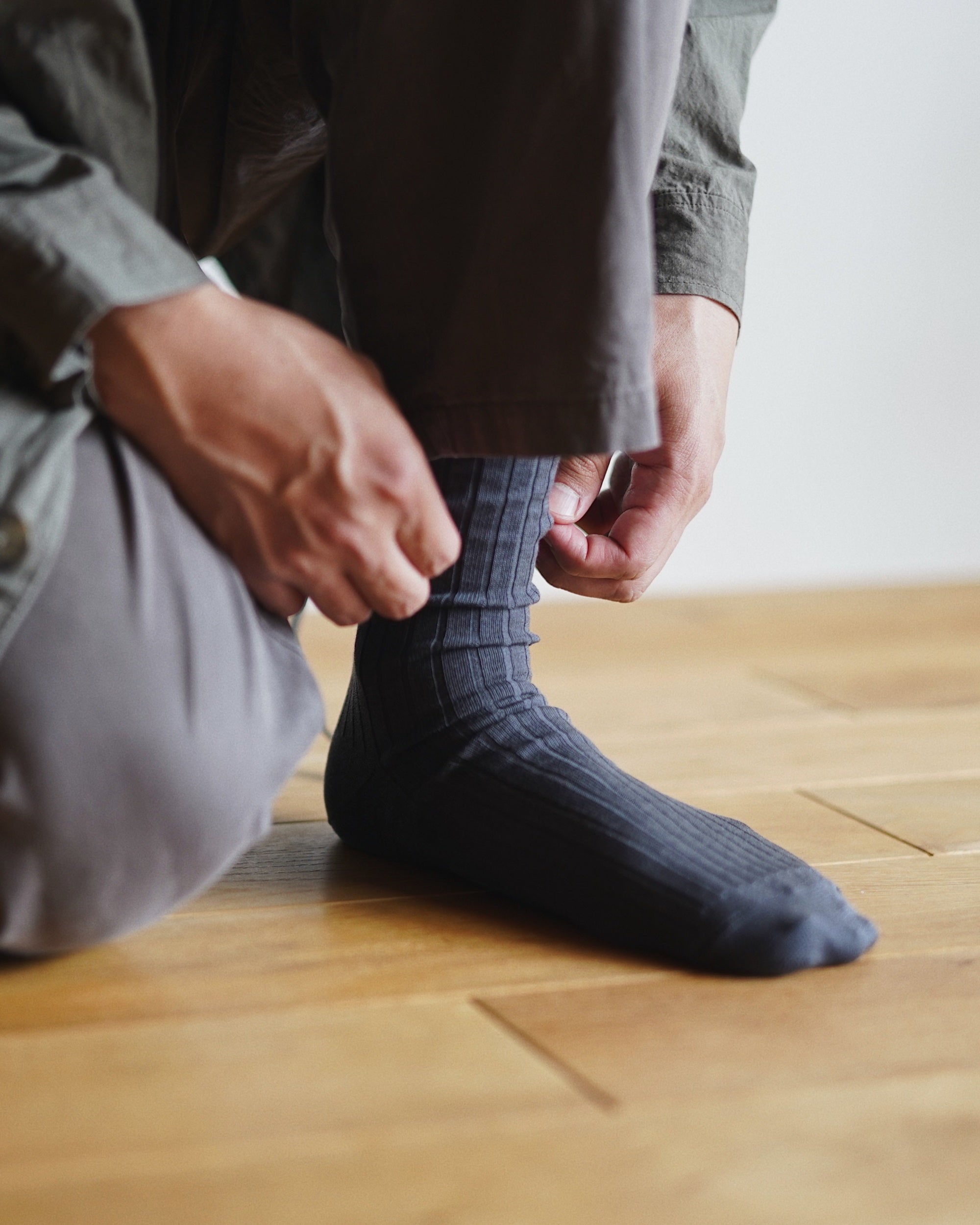 nishiguchi kutsushita : silk cotton ribbed socks