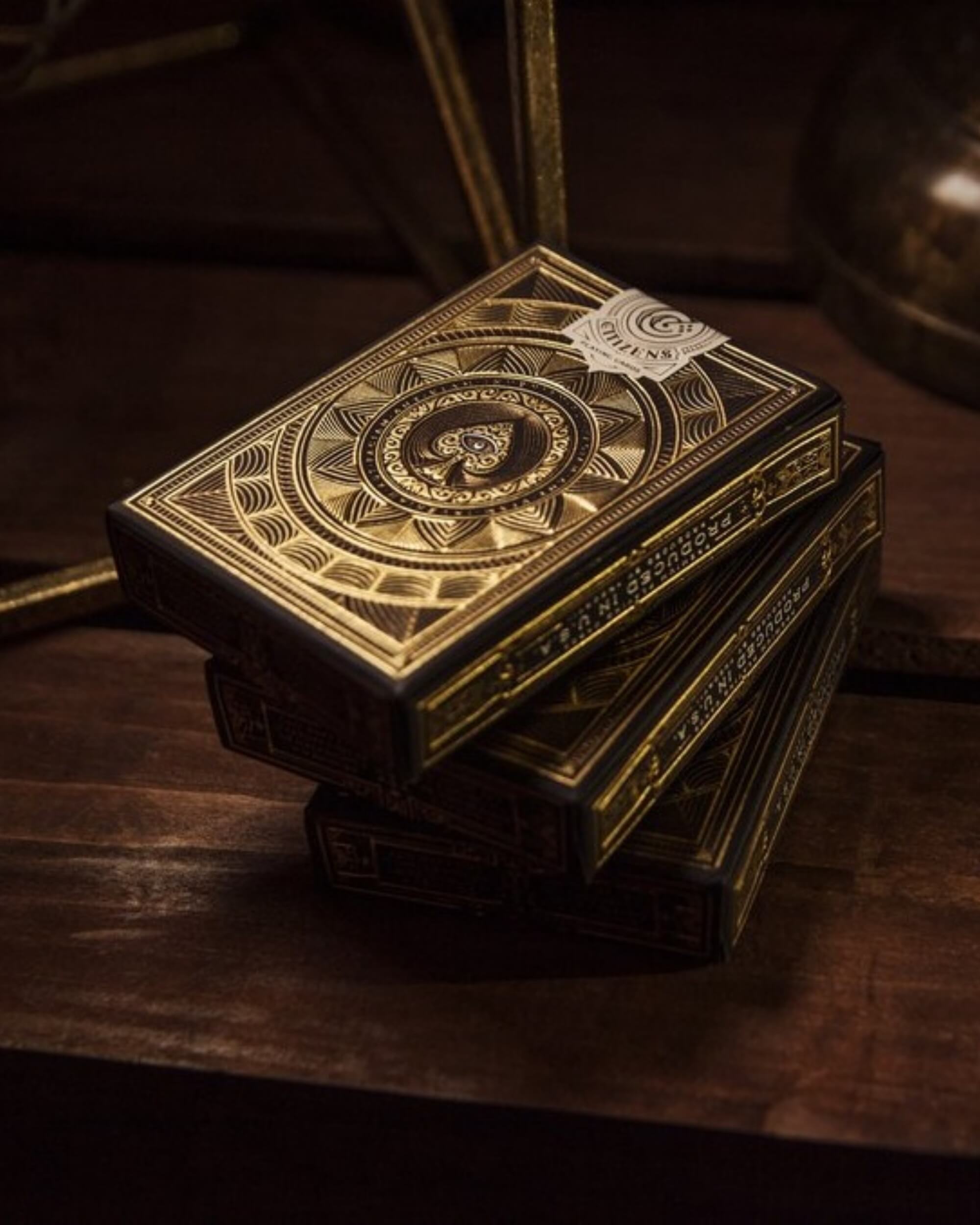 theory11 : citizens playing cards