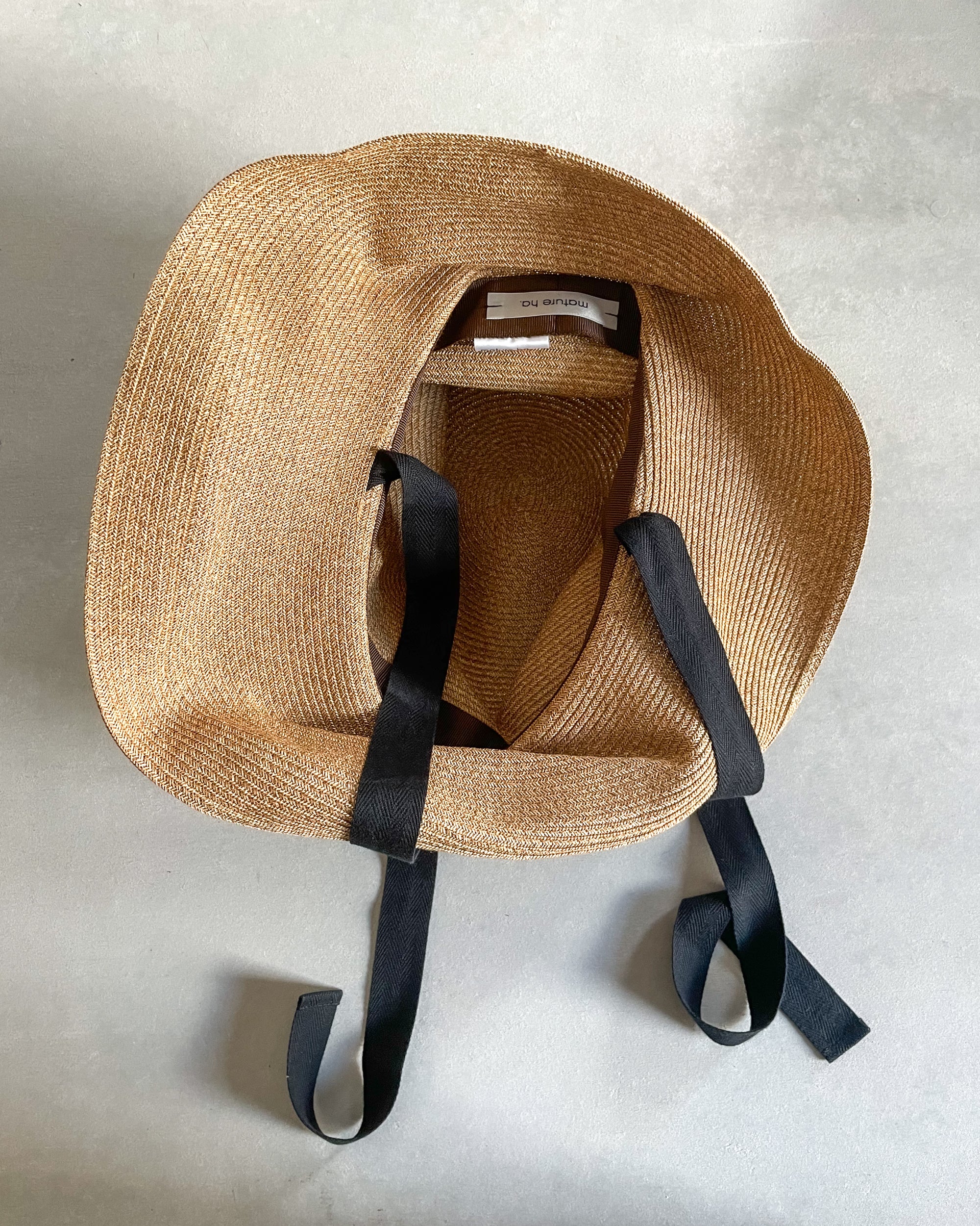 mature ha : boxed hat in barley with carbon garden ribbon