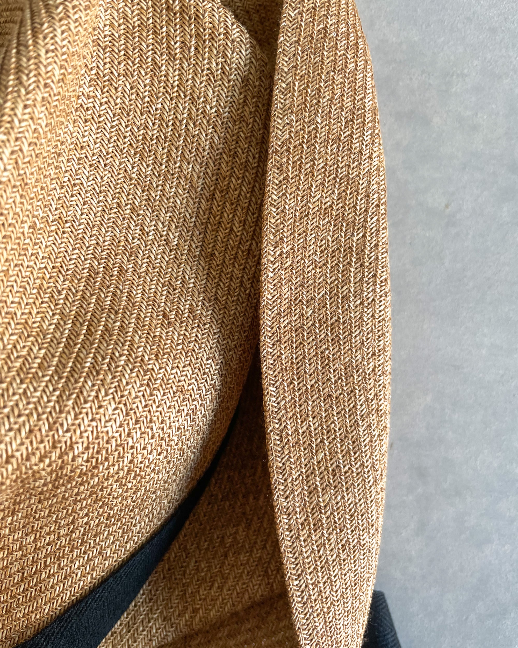 mature ha : boxed hat with carbon garden ribbon
