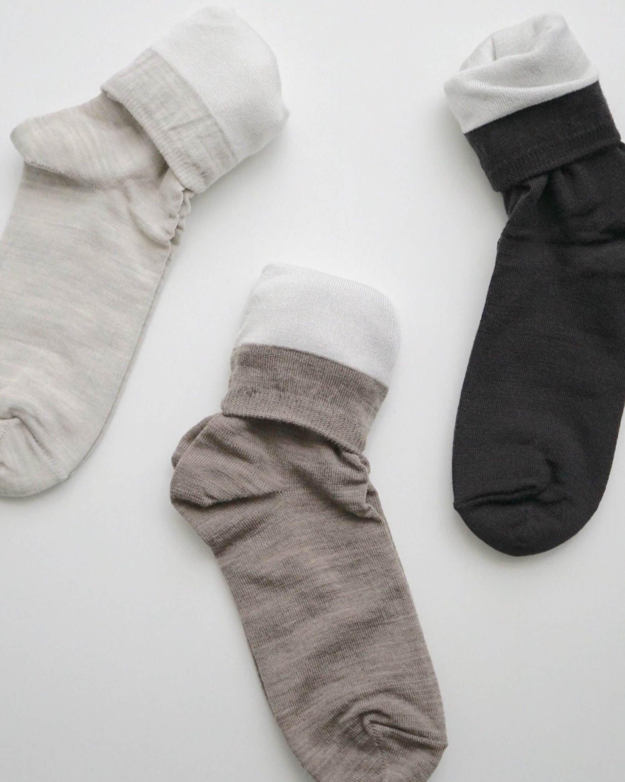 hakne : silk wool double-faced socks