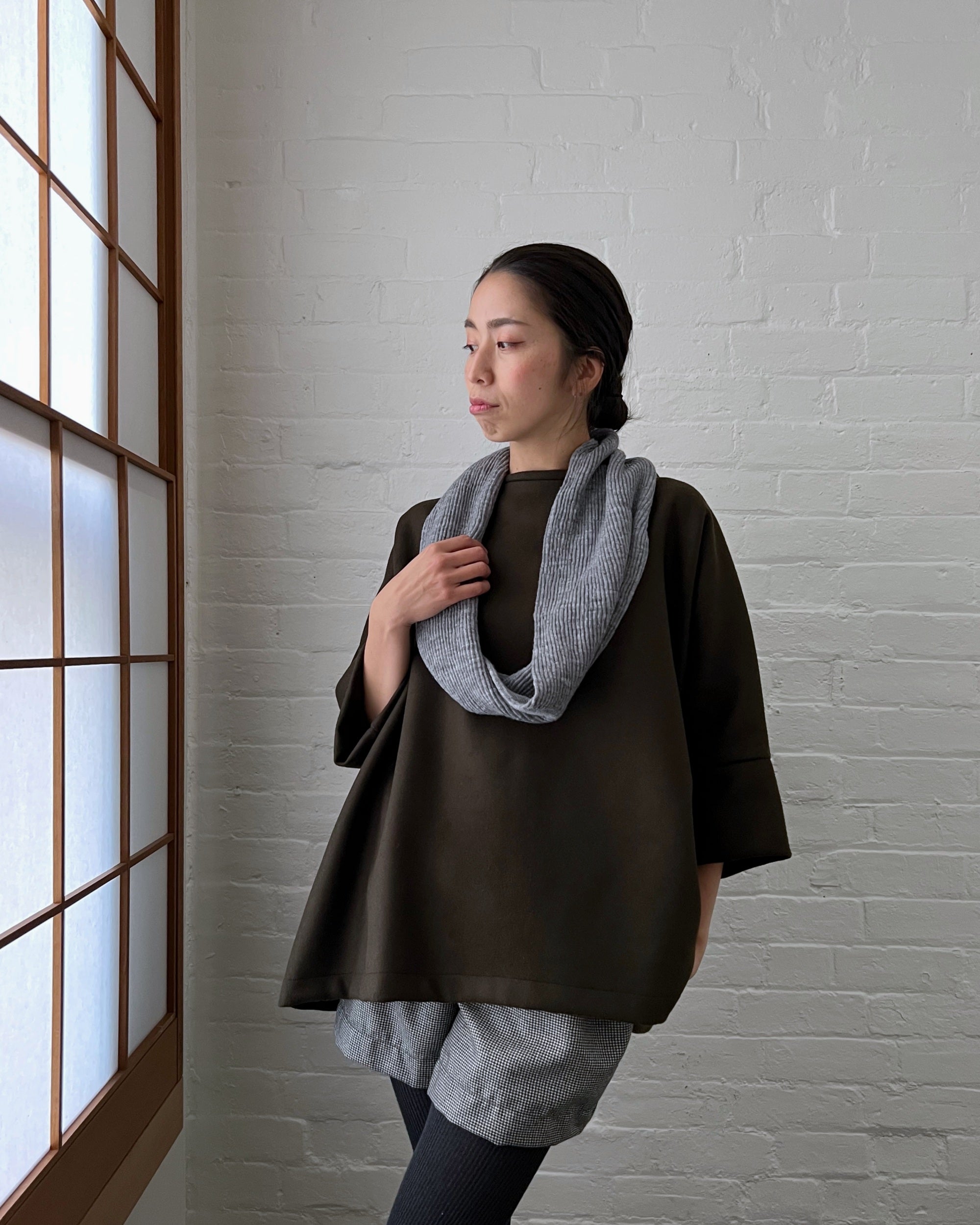 memeri : merino wool loop scarf in flint