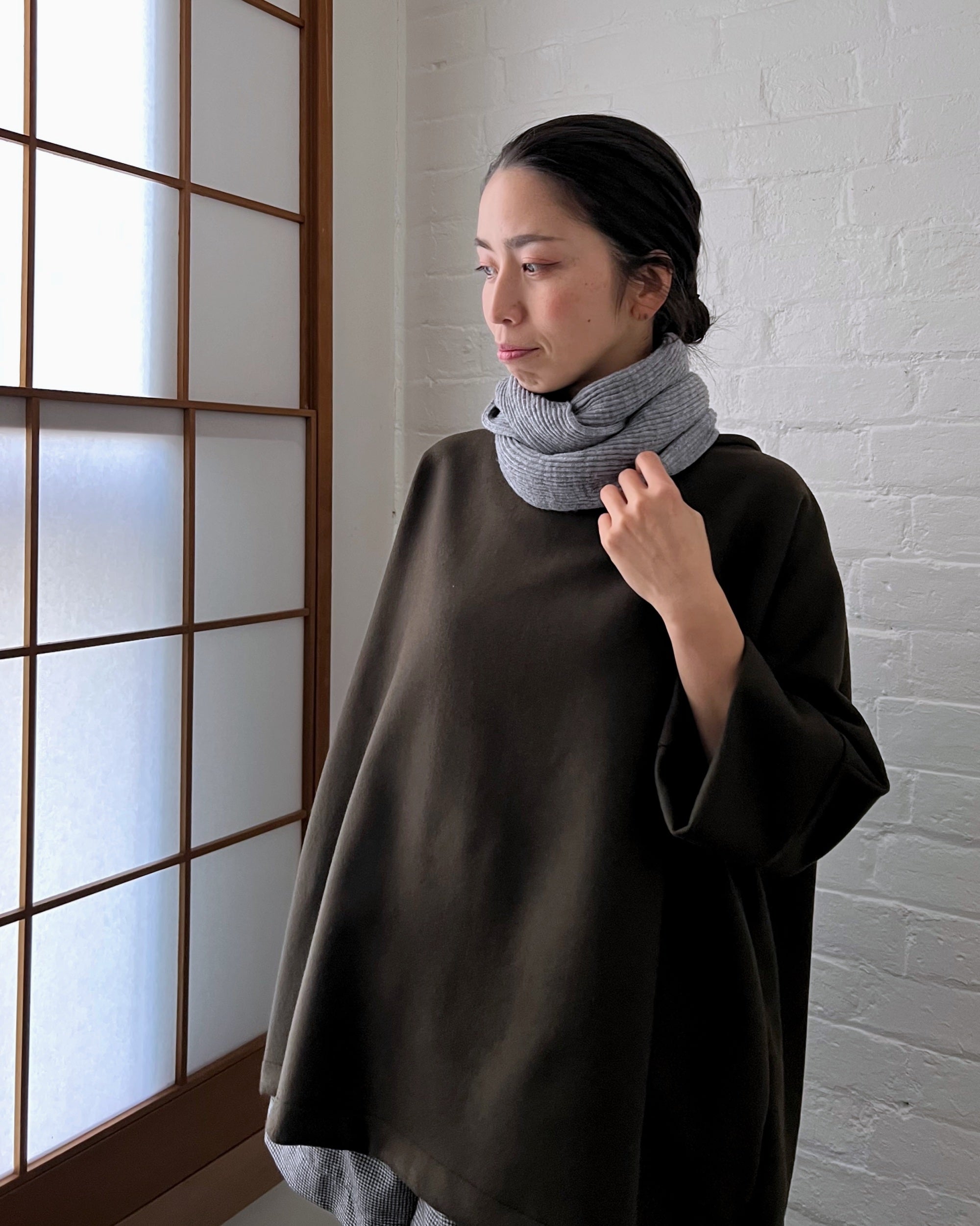 memeri : merino wool loop scarf in flint