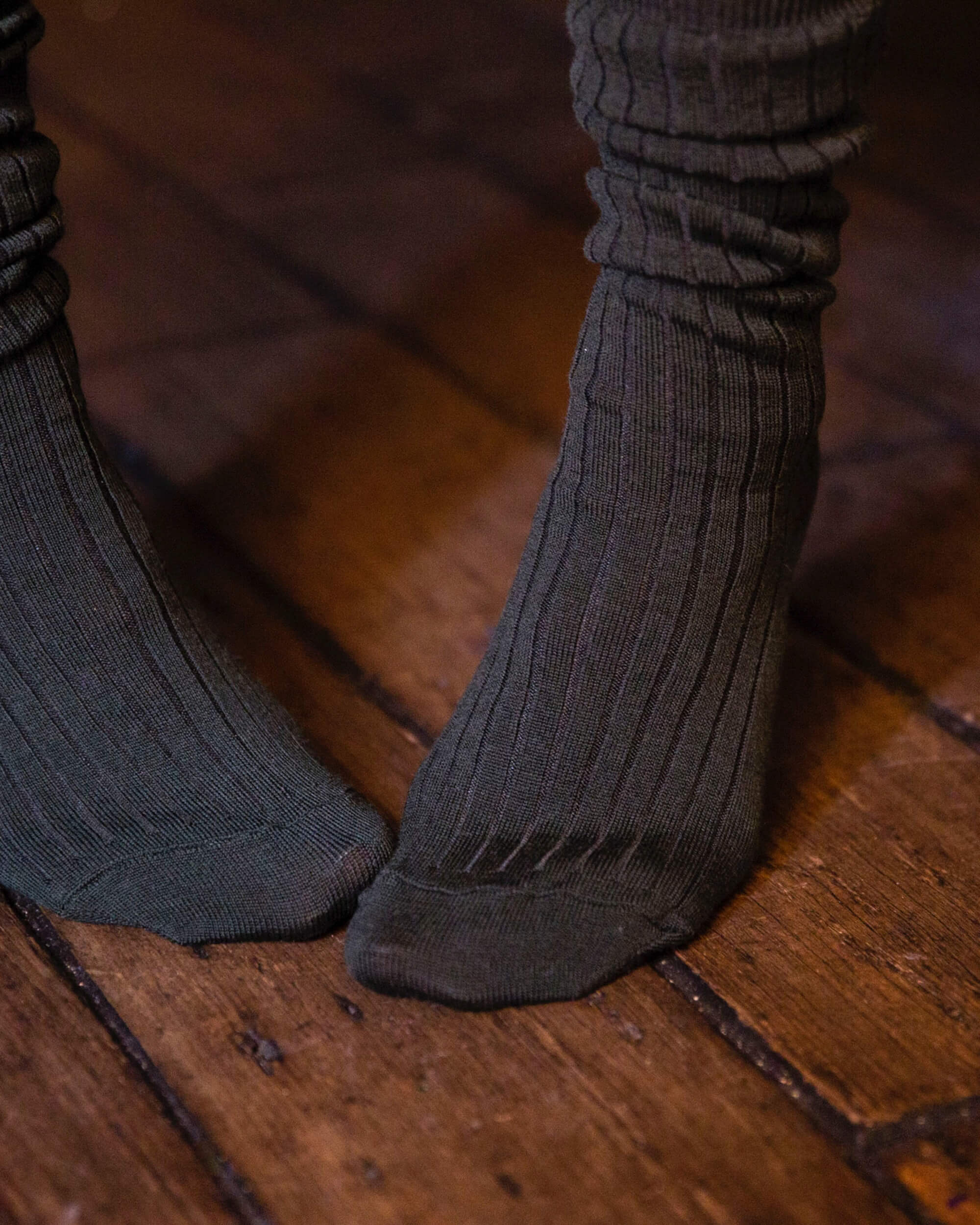 nishiguchi kutsushita : praha merino wool high socks