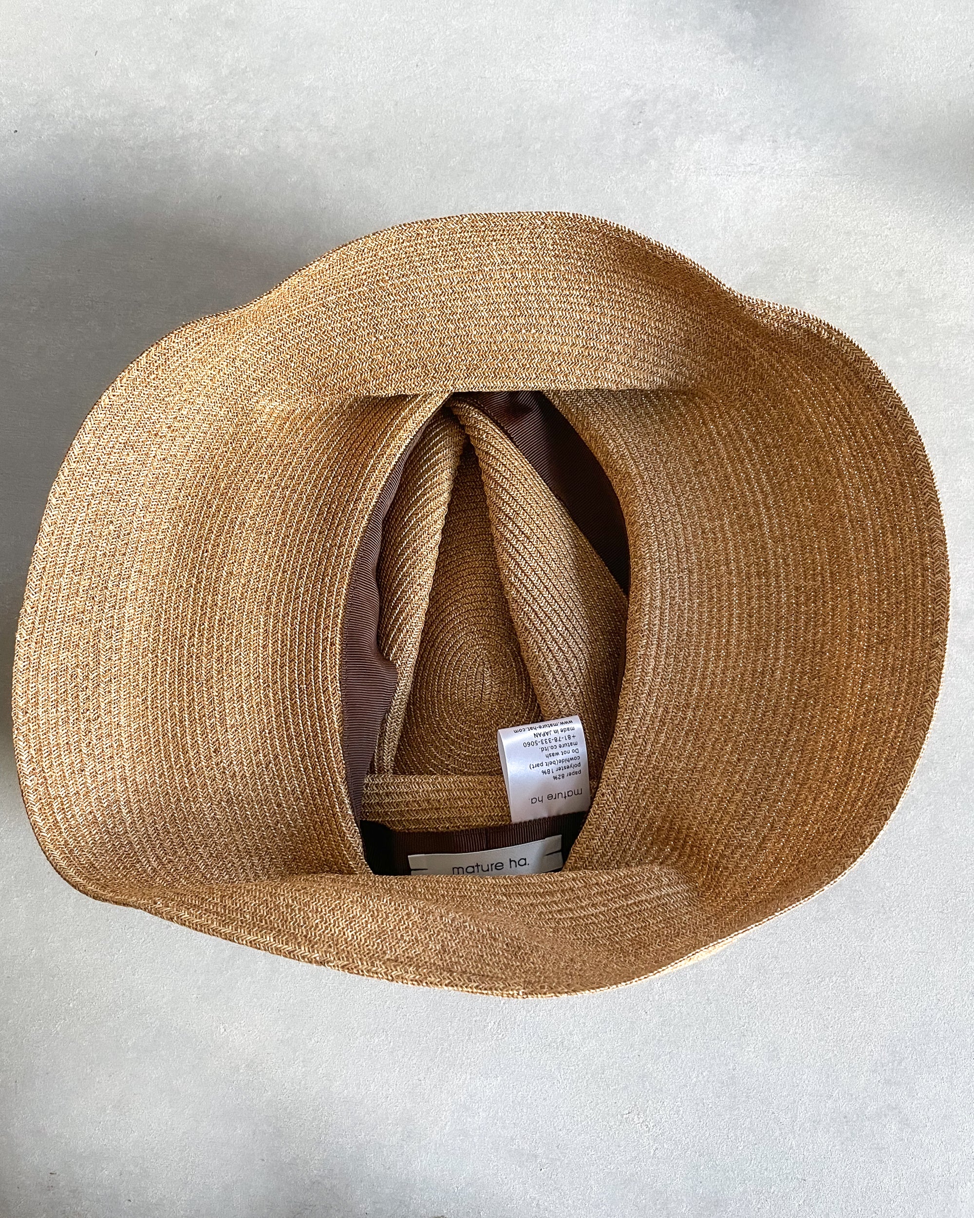 mature ha : boxed hat in barley with leather trim