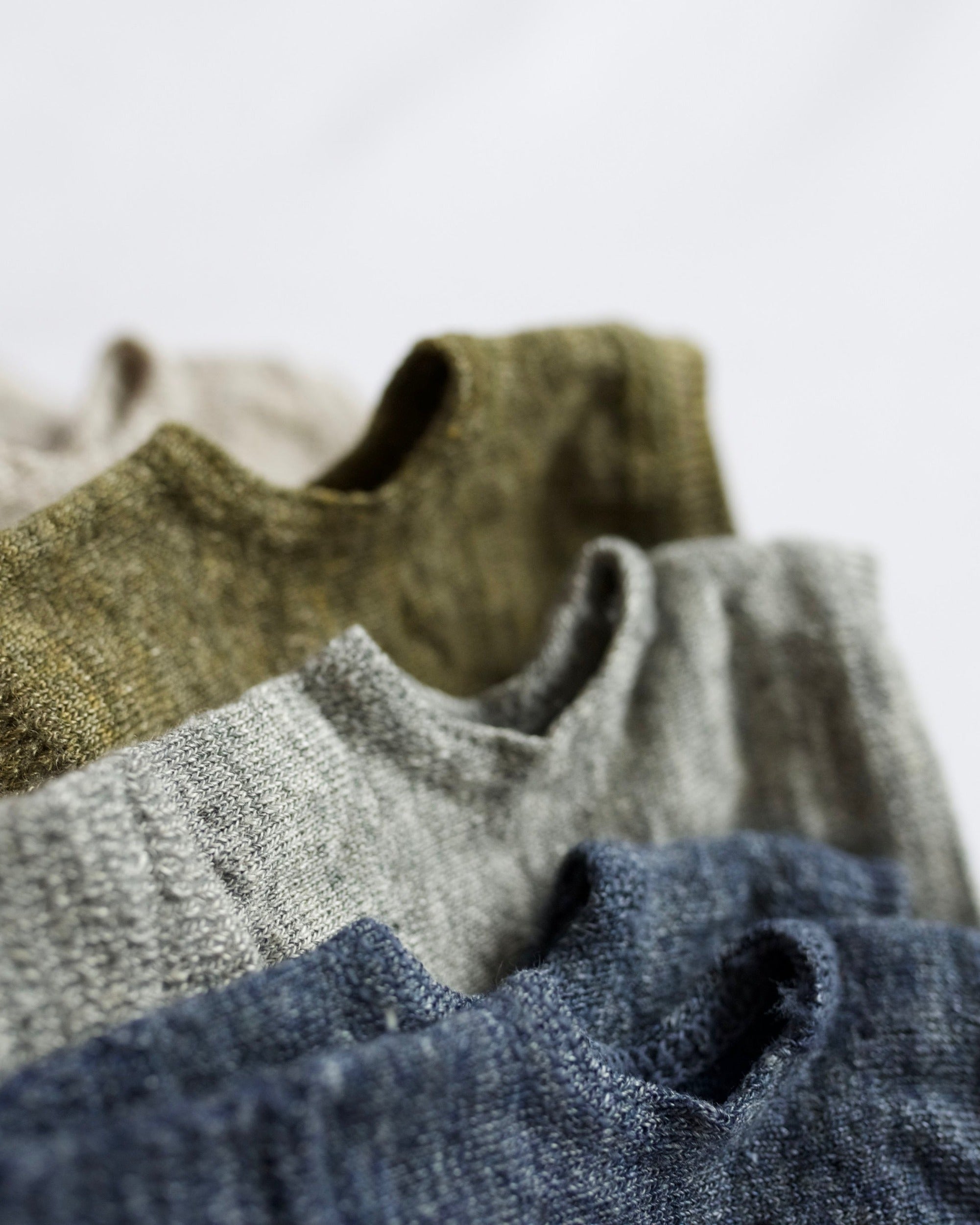 nishiguchi kutsushita : teni linen arm covers - long
