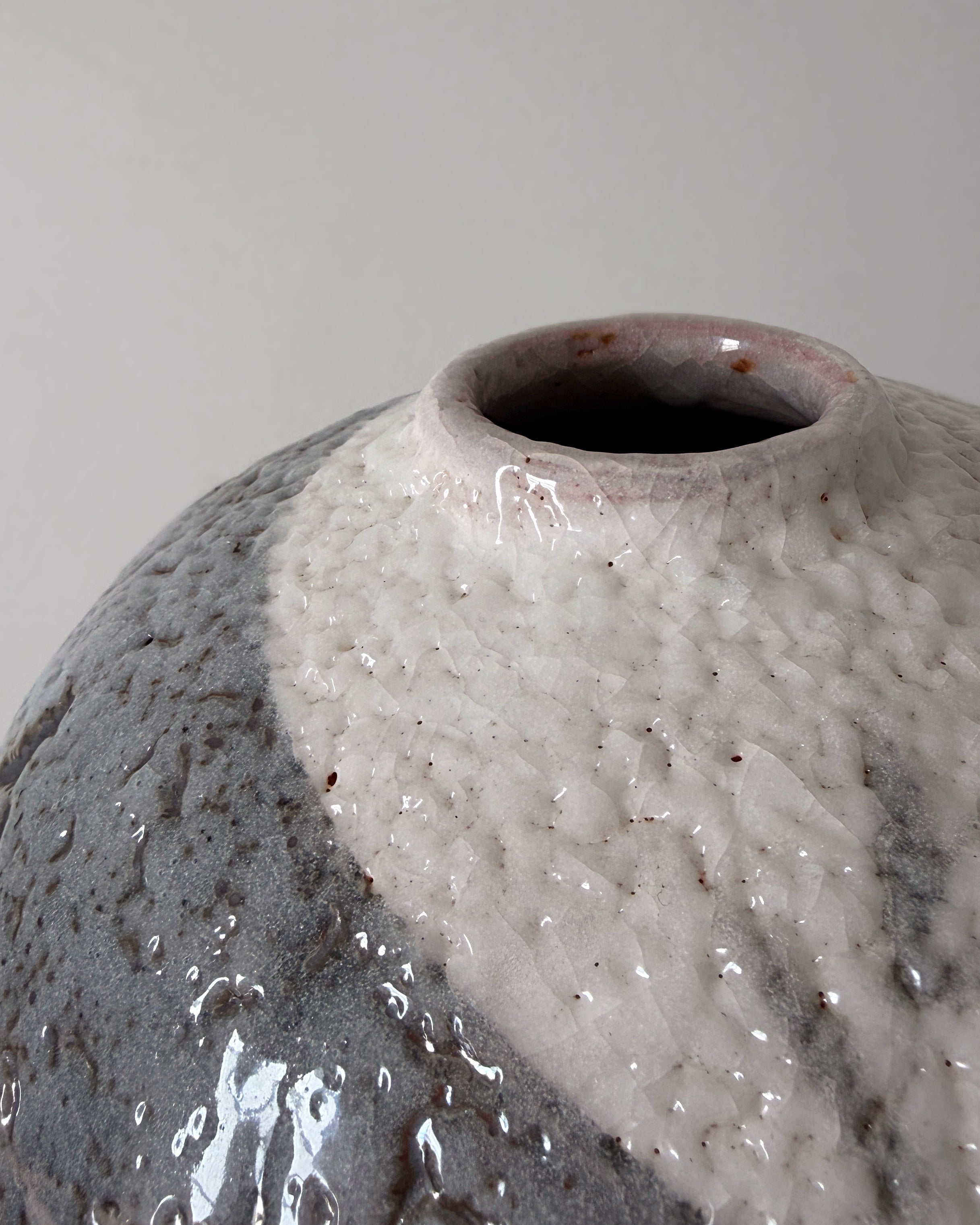 mino ware : boxed ceramic vase