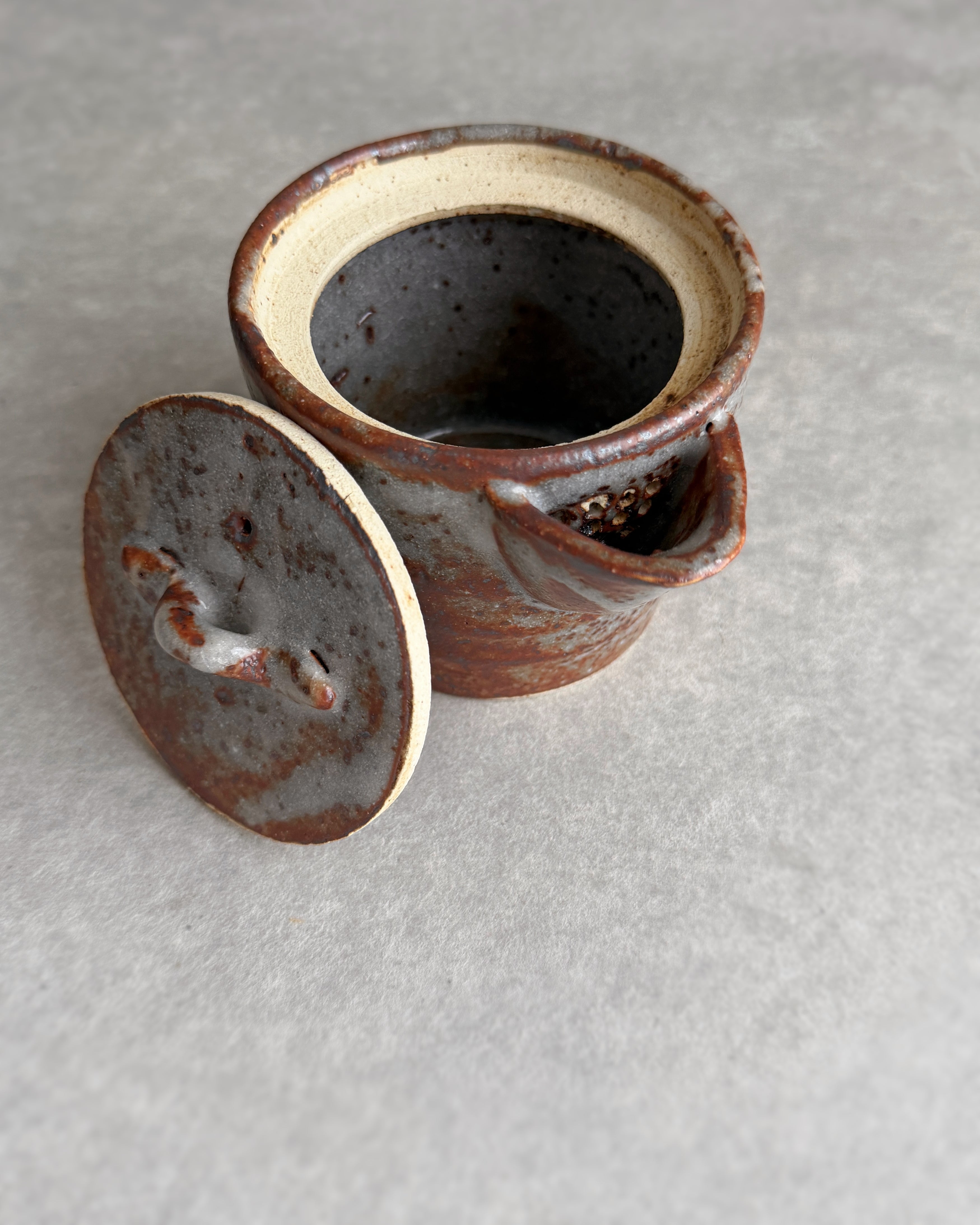 vintage ceramic teapot & cups