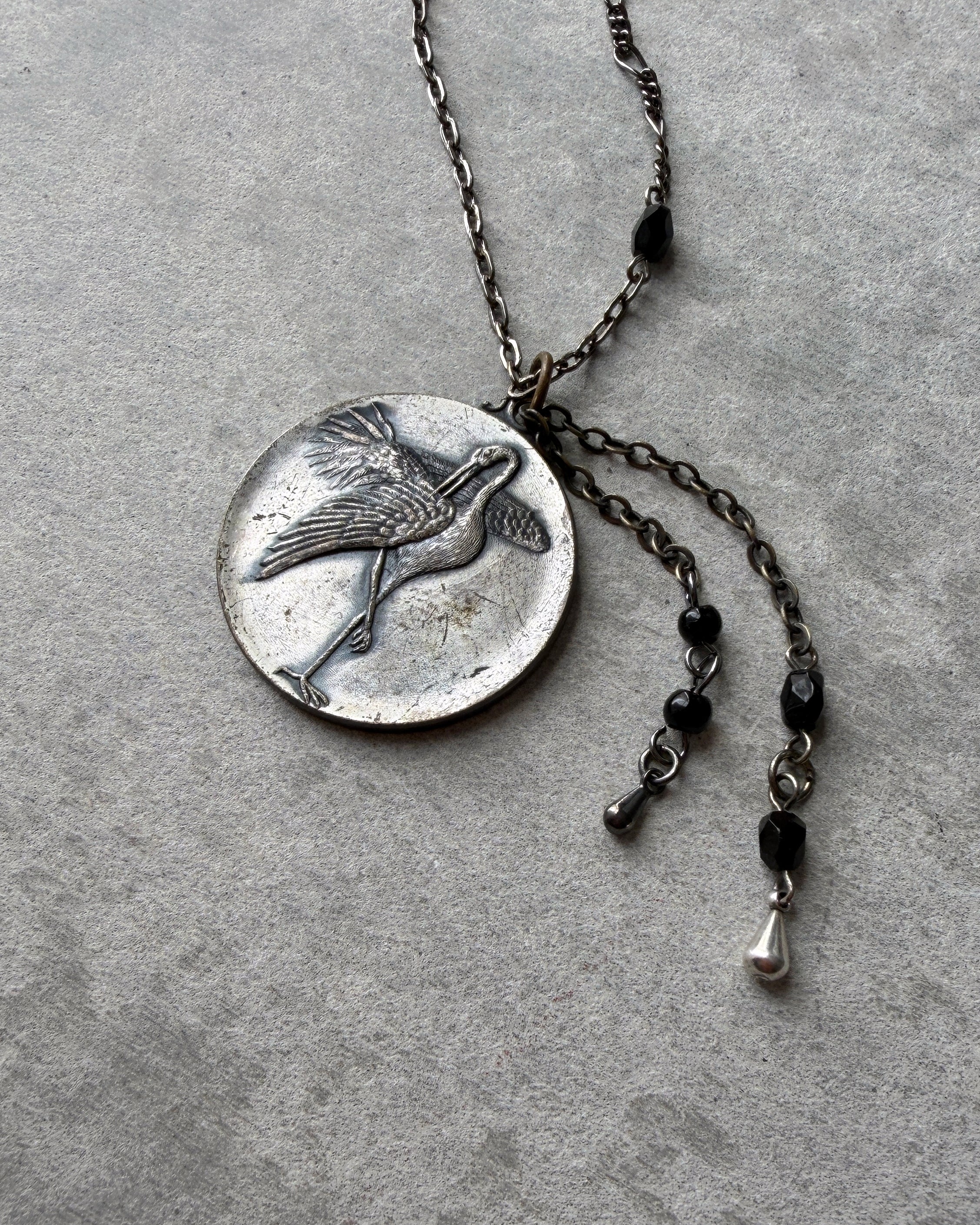 modern marcel : vintage Japanese medallion pendant necklace
