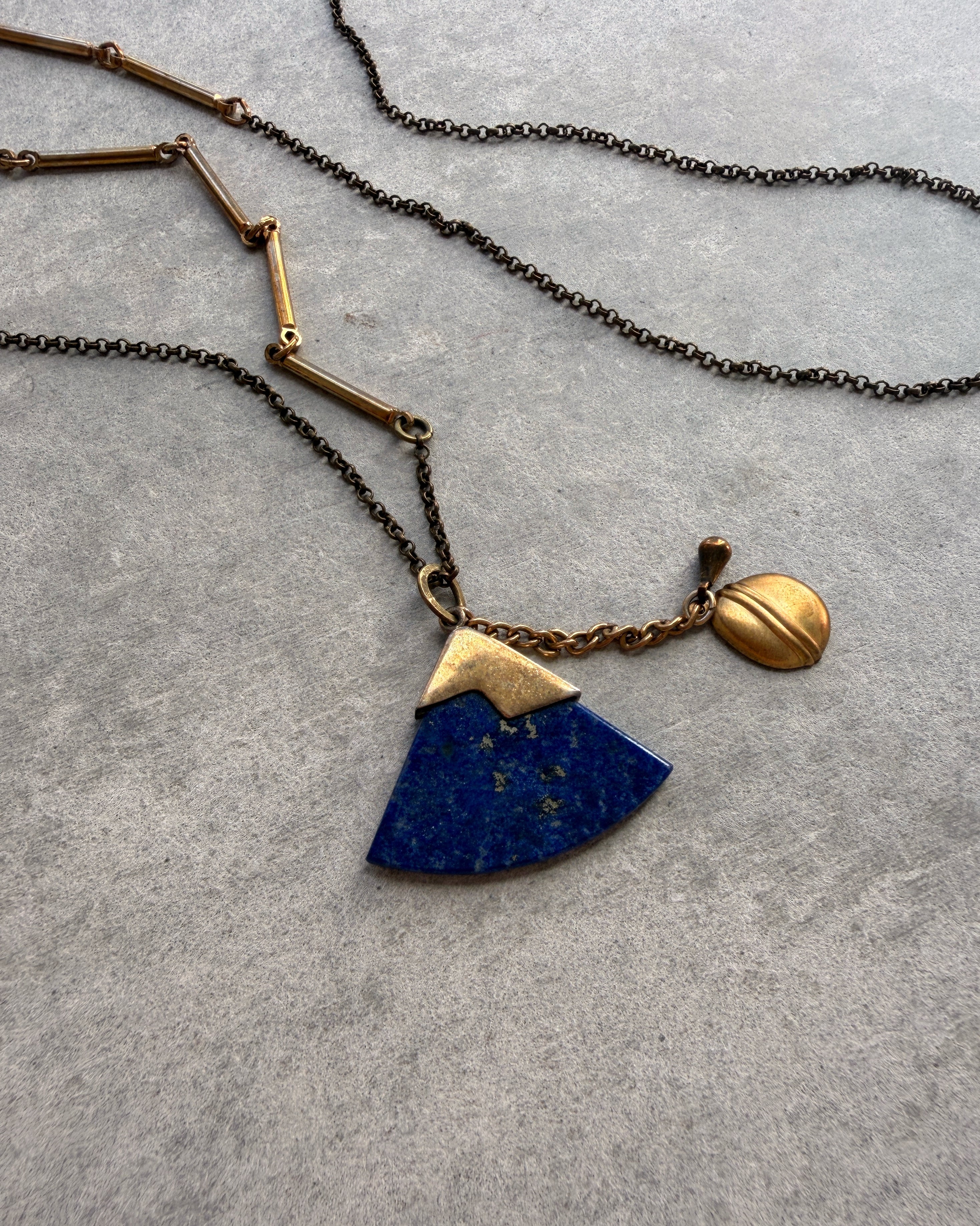 modern marcel : lapis lazuli pendant necklace