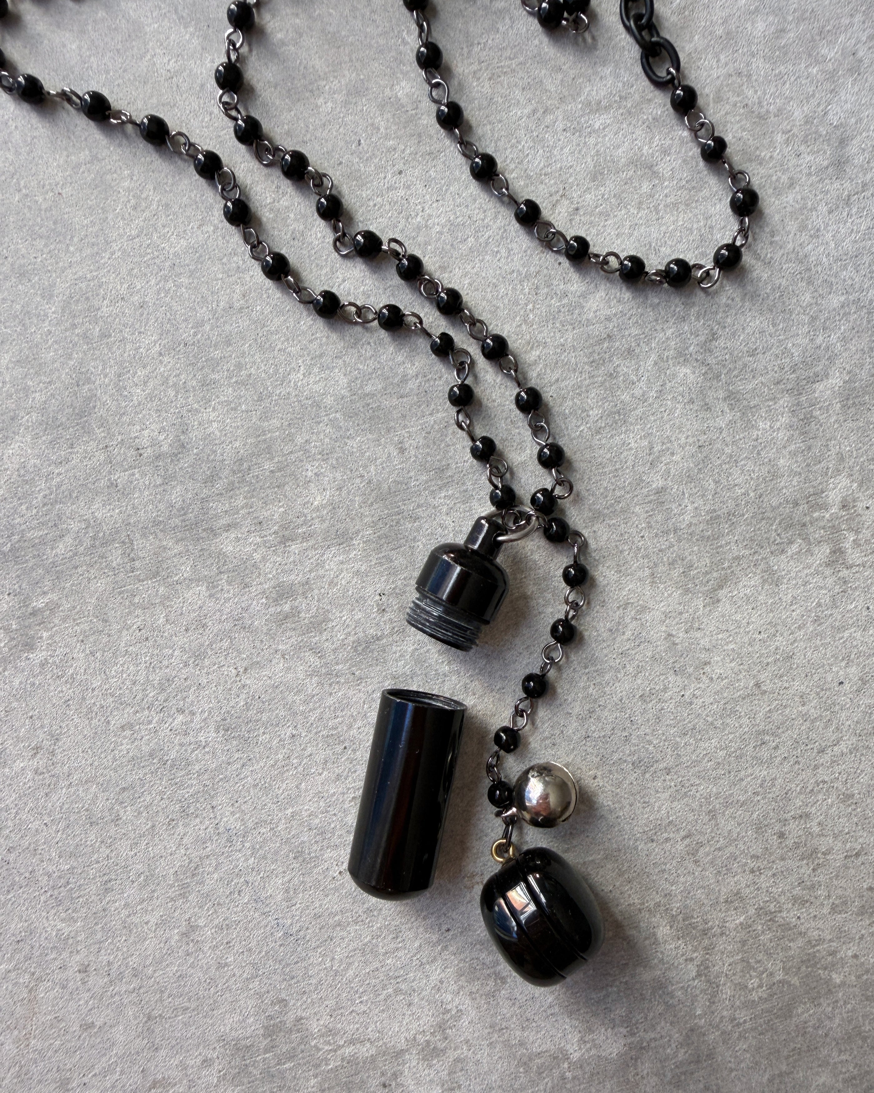 modern marcel : vintage keepsake pendant nacklace