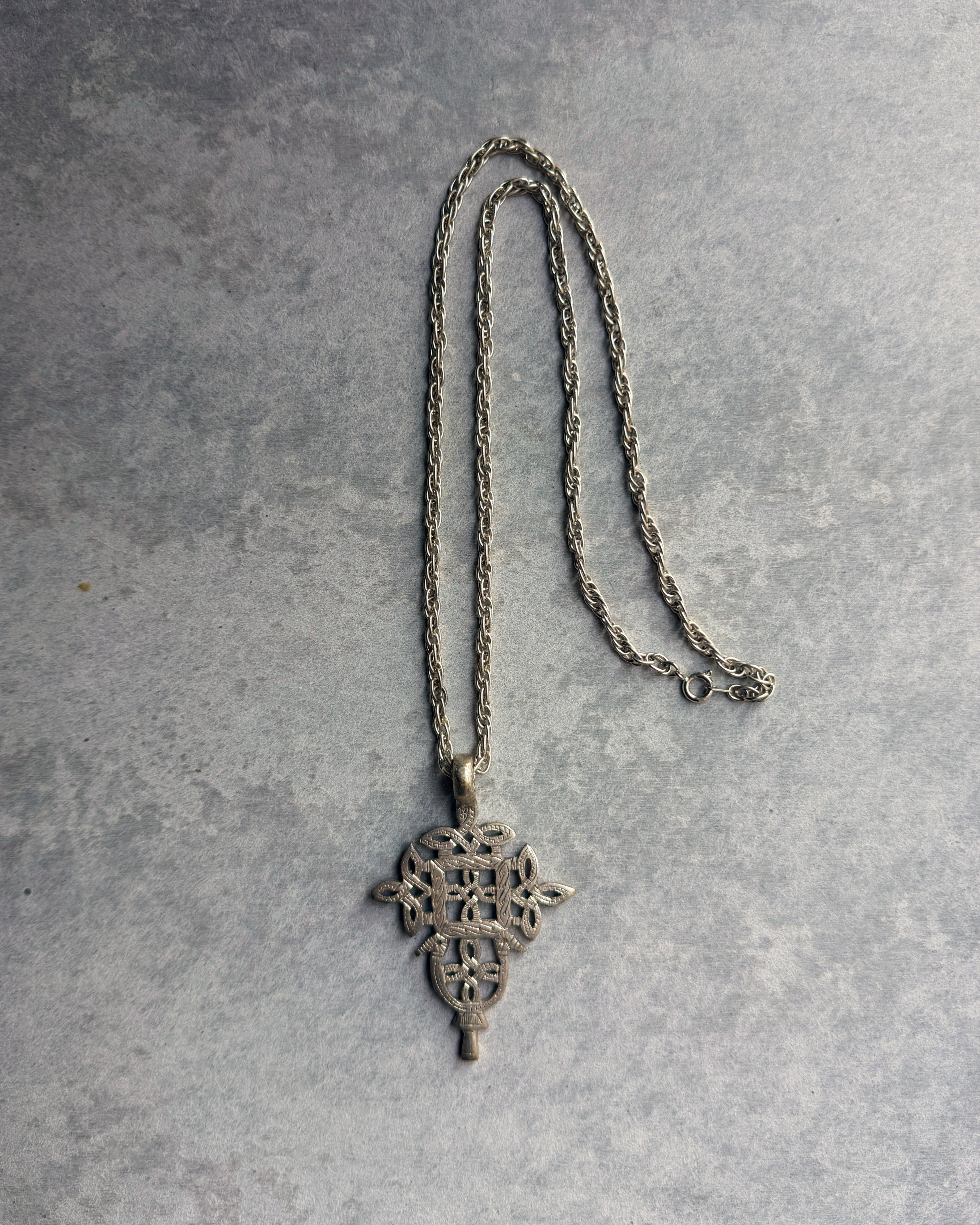 modern marcel : vintage cross pendant necklace