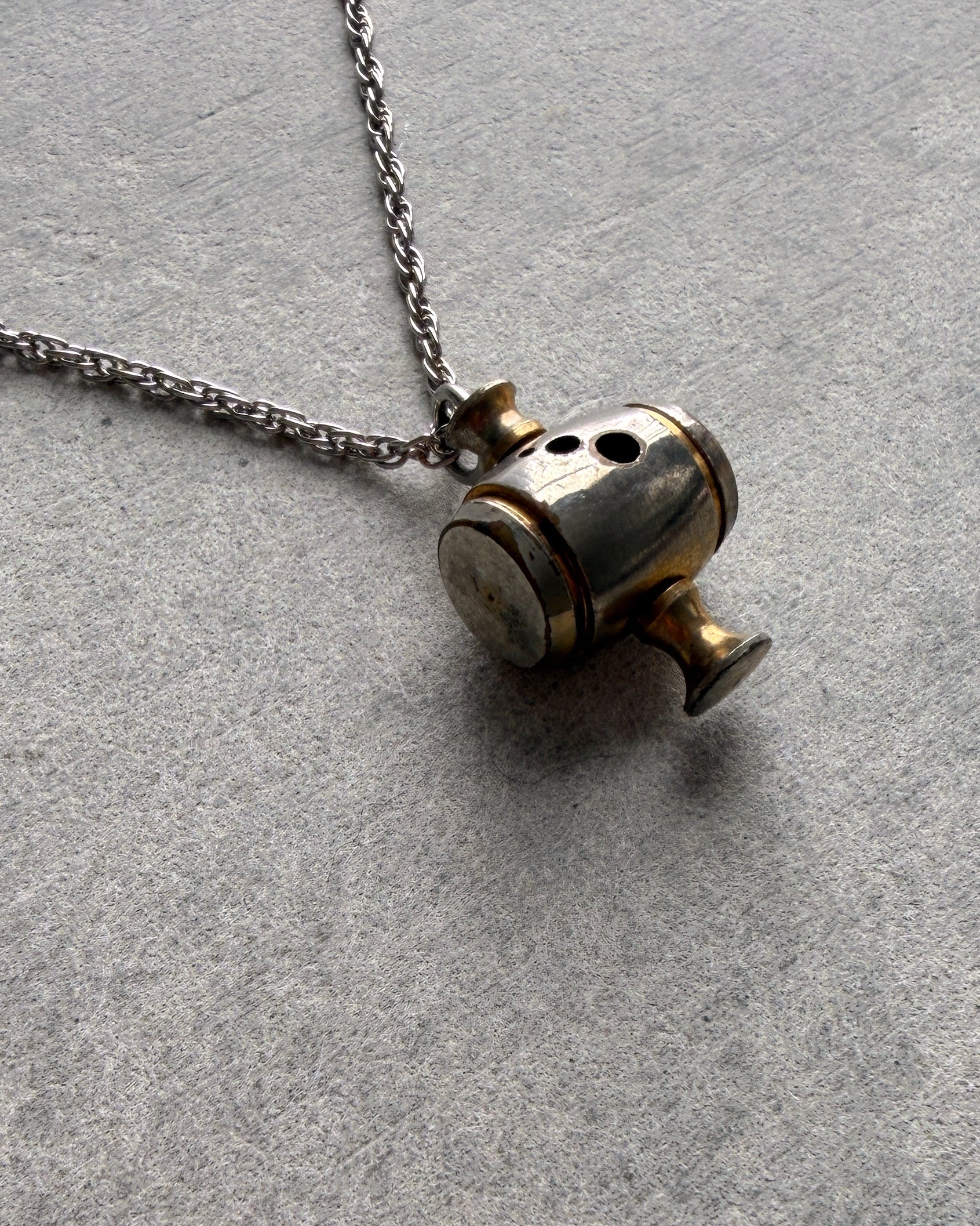 modern marcel : vintage Japanese pendant necklace