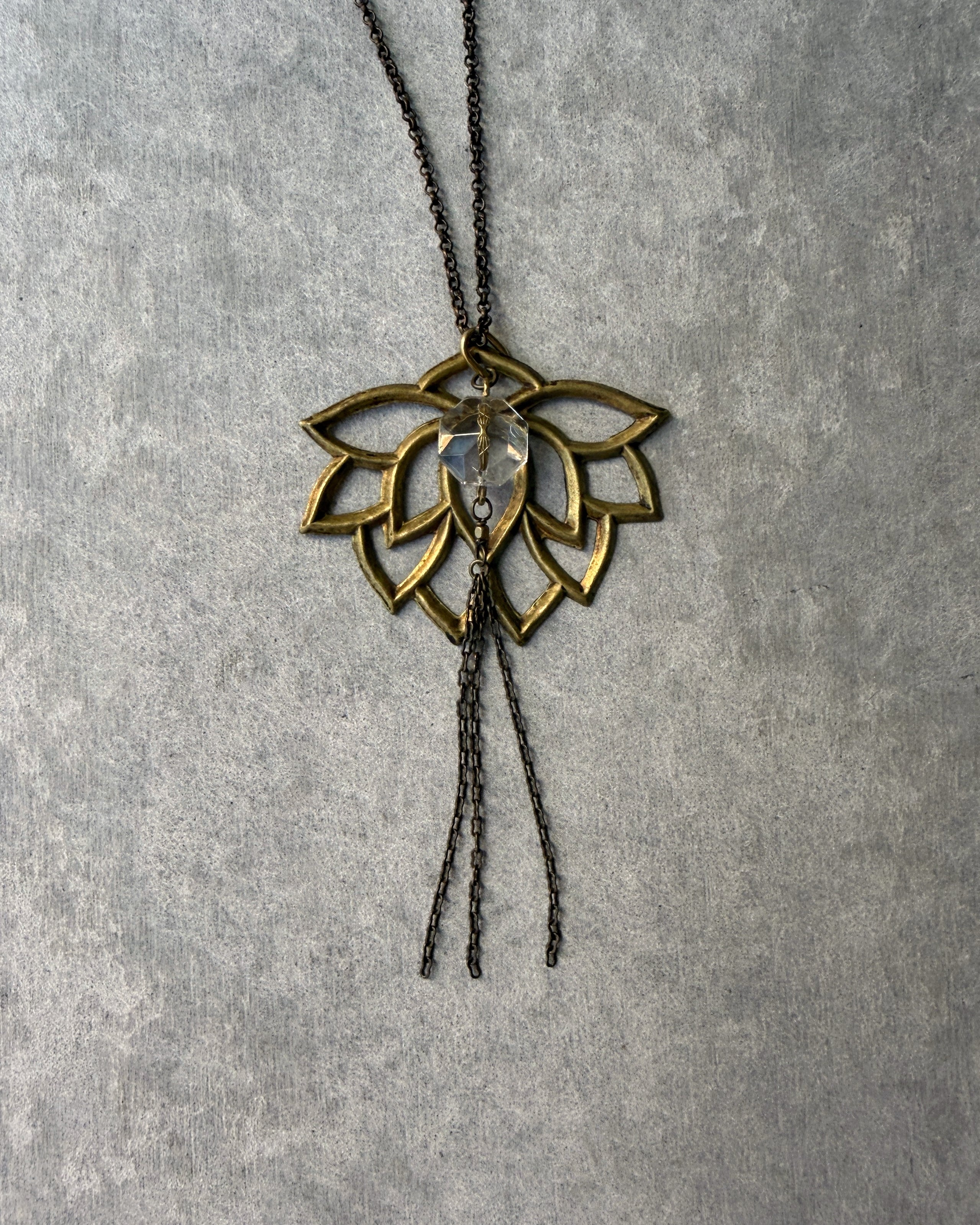 modern marcel : vintage paulownia pendant necklace