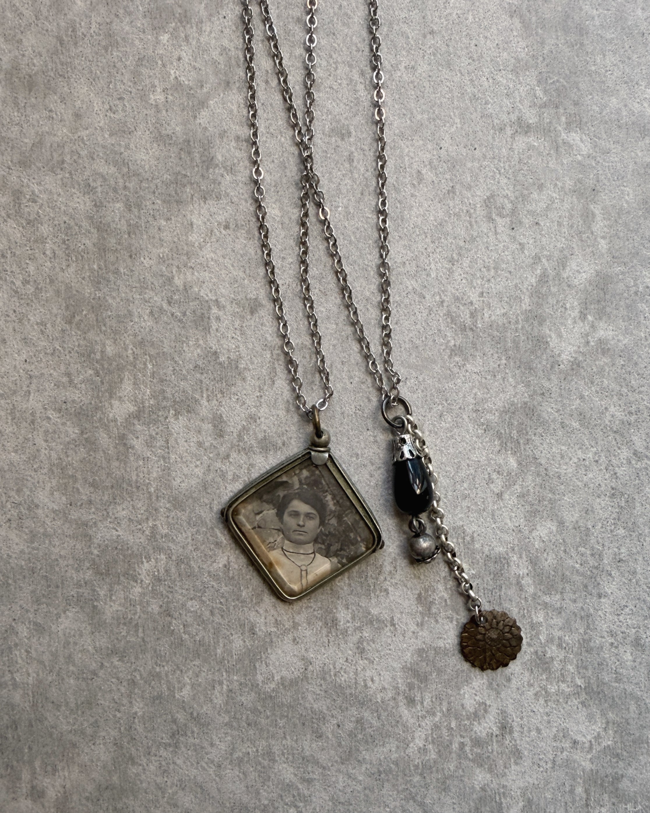 modern marcel : double chain vintage frame necklace