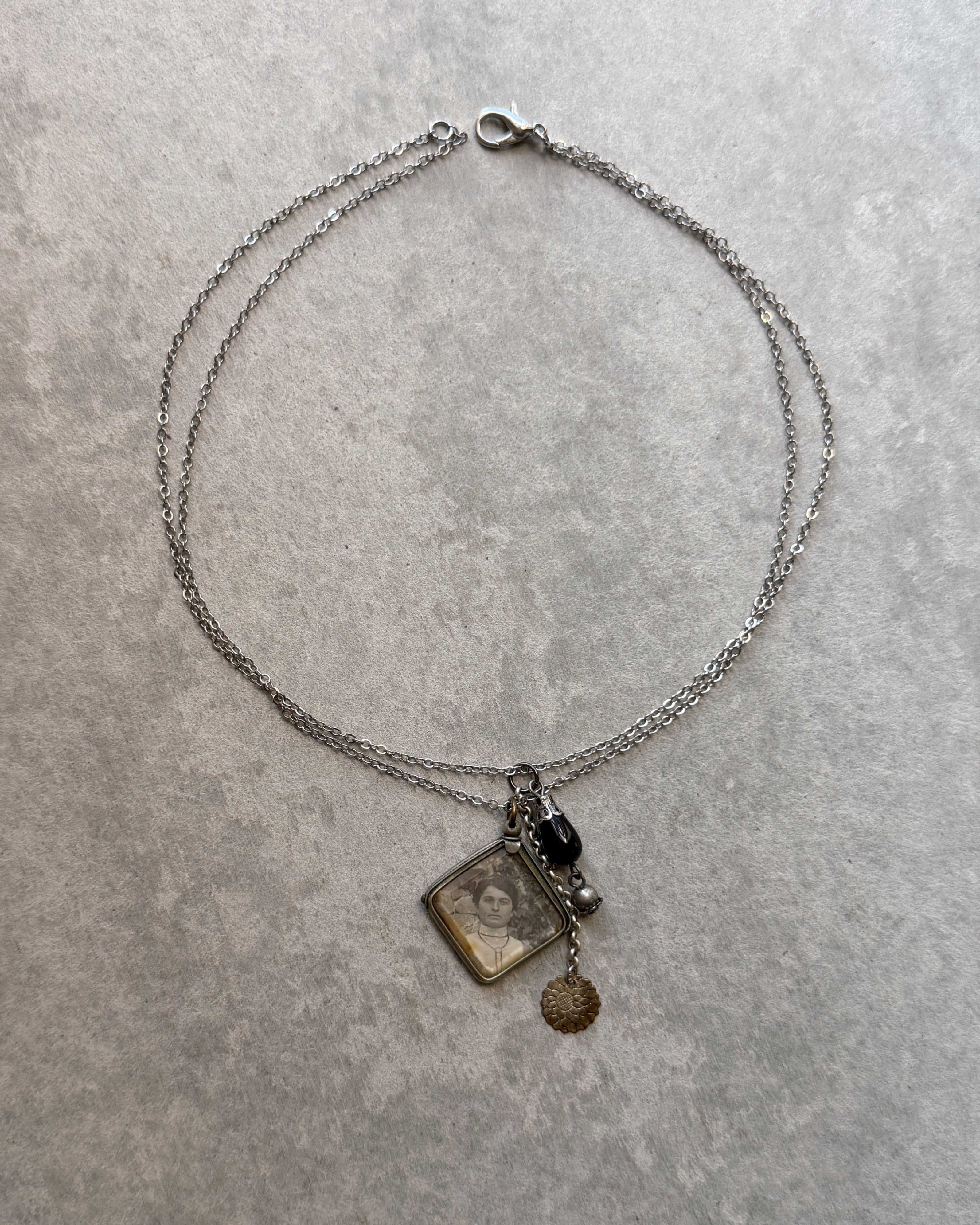 modern marcel : double chain vintage frame necklace