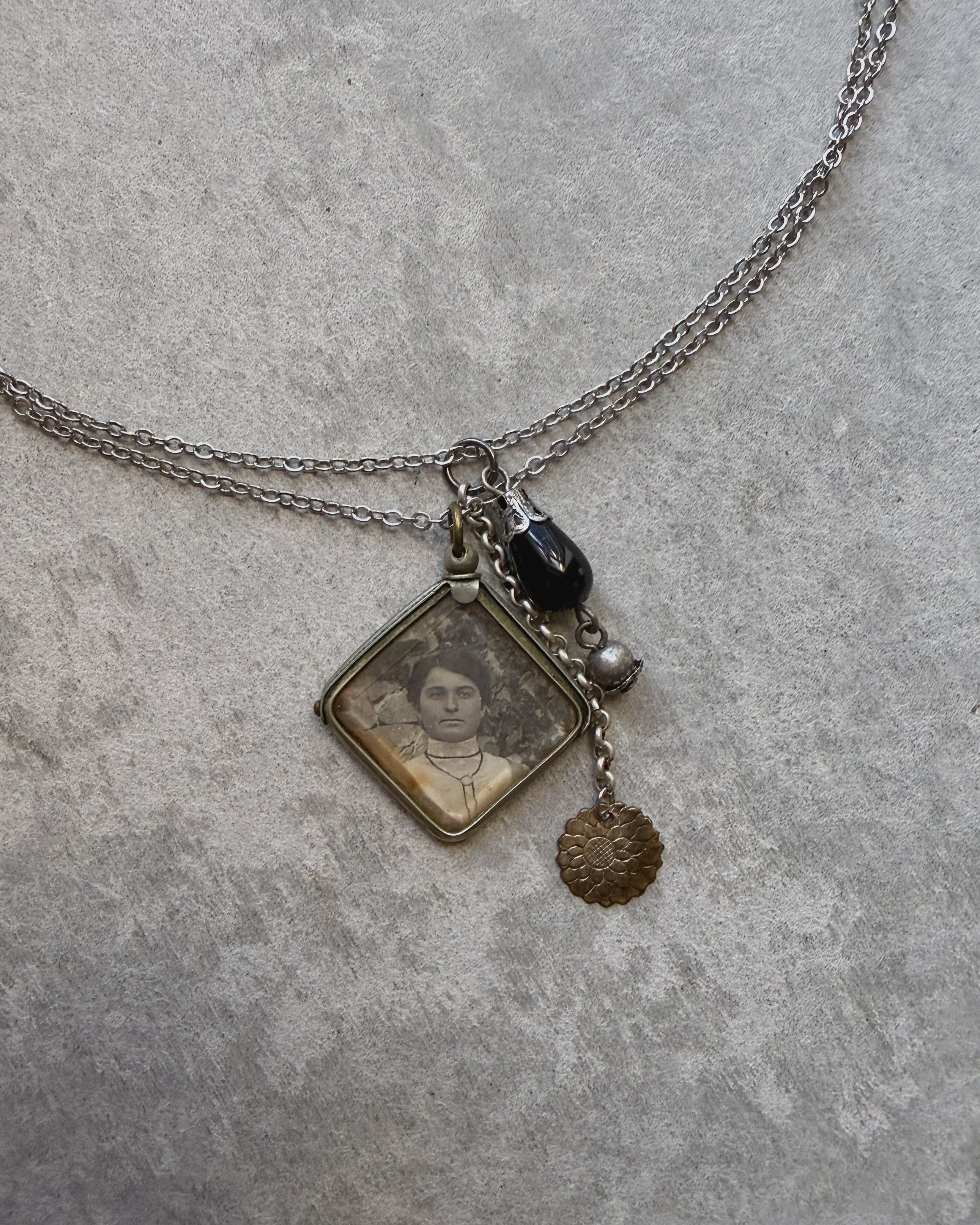modern marcel : double chain vintage frame necklace