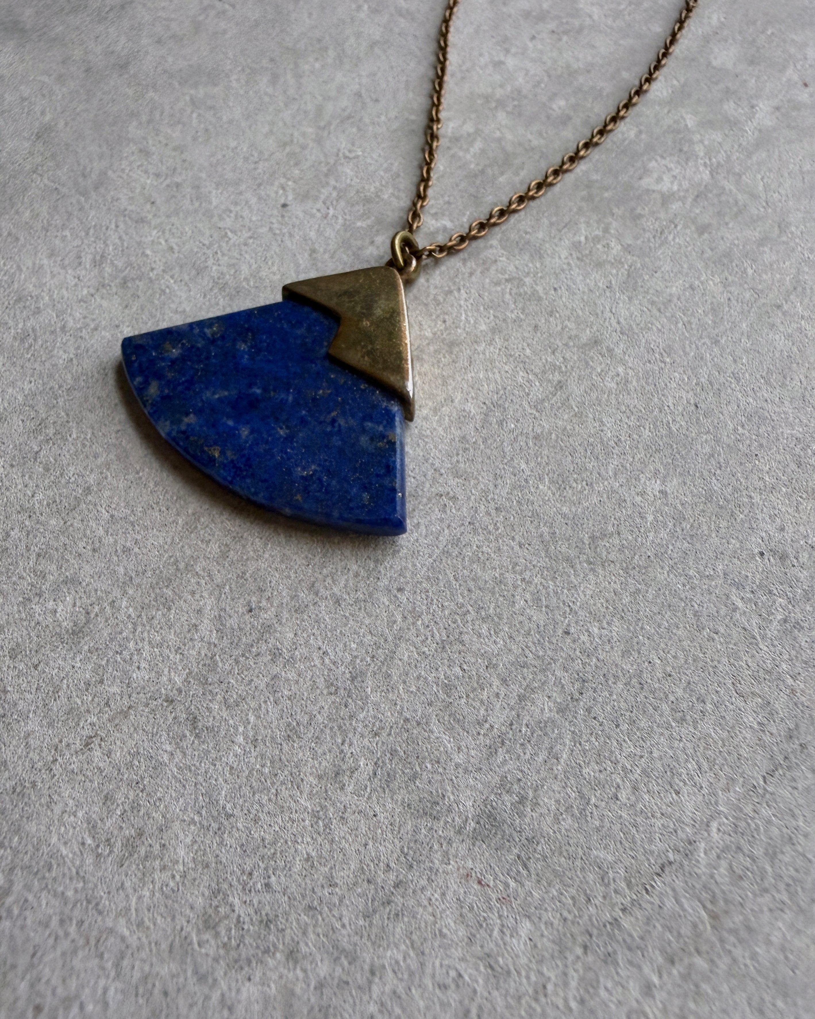 modern marcel : lapis lazuli pendant necklace
