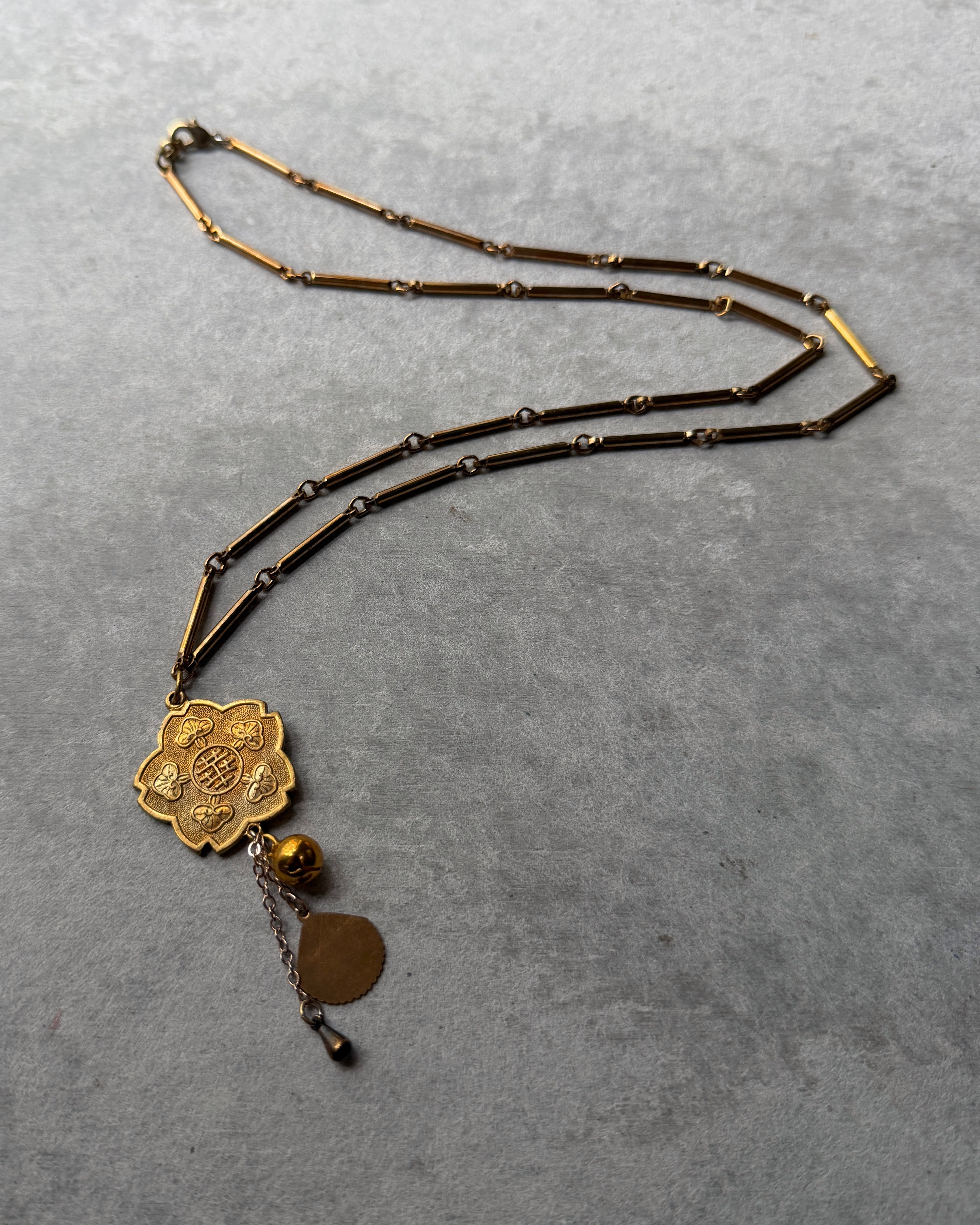 modern marcel : vintage charm pendant necklace
