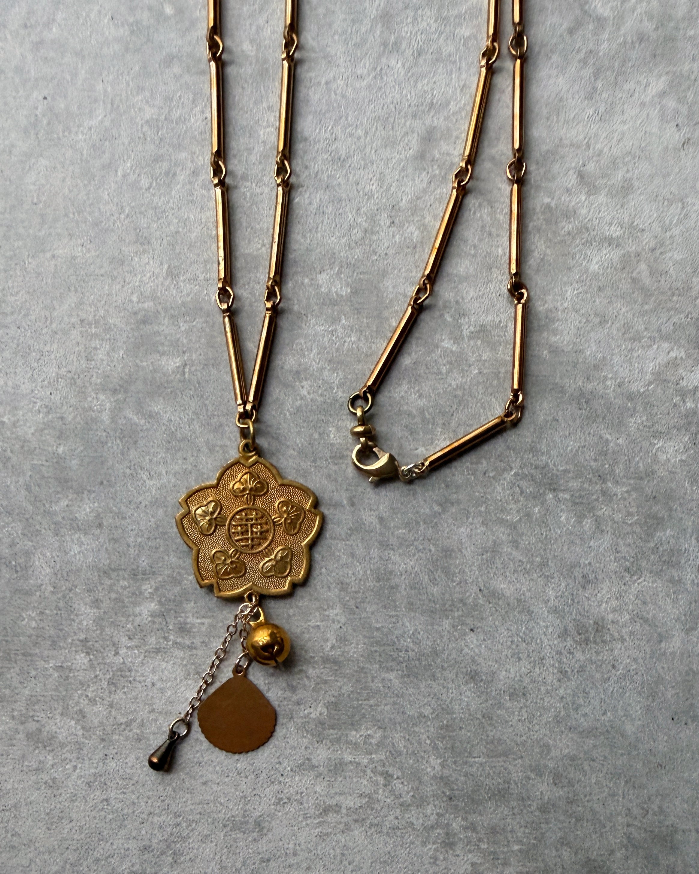 modern marcel : vintage charm pendant necklace