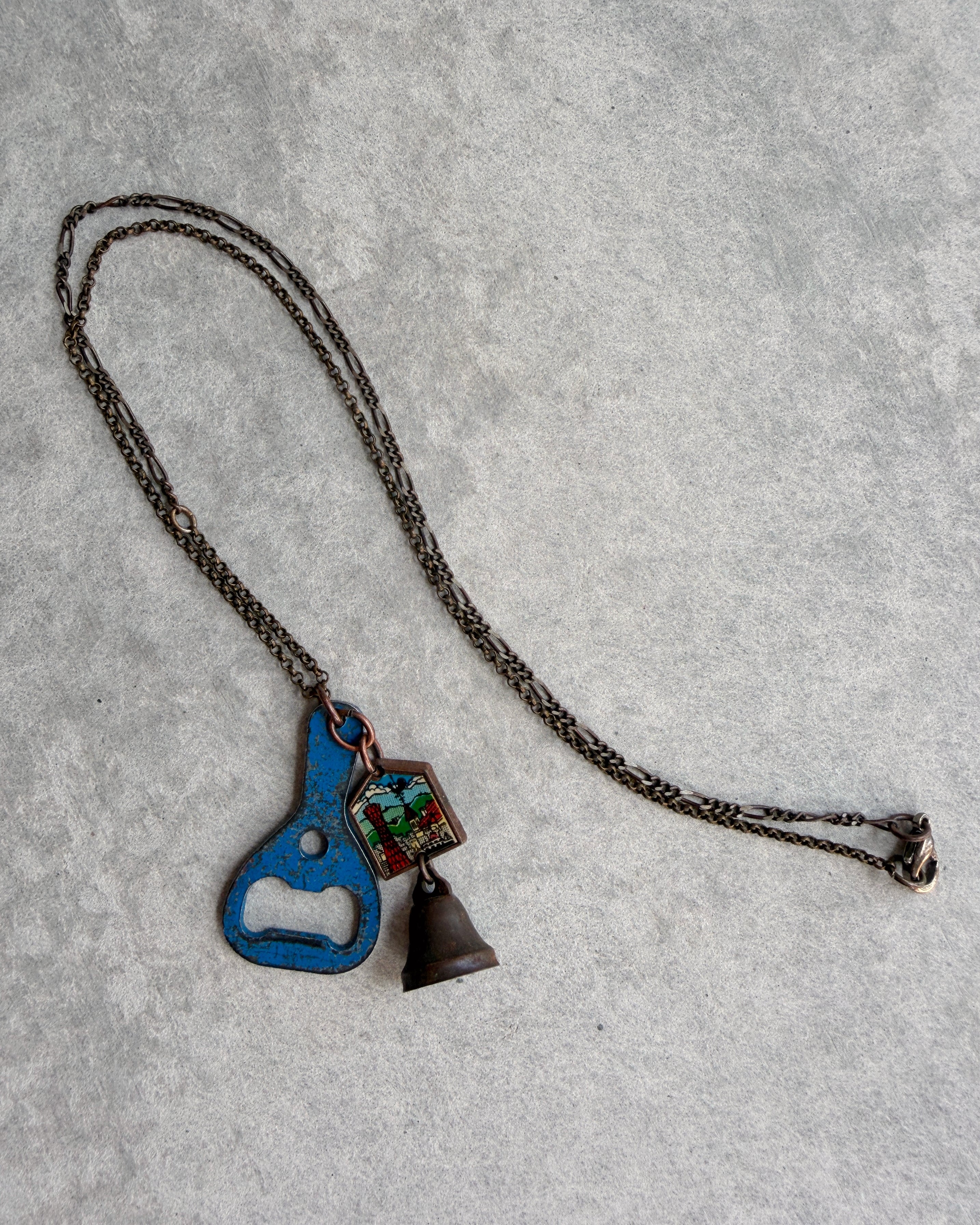 modern marcel : vintage Japanese medallion pendant necklace