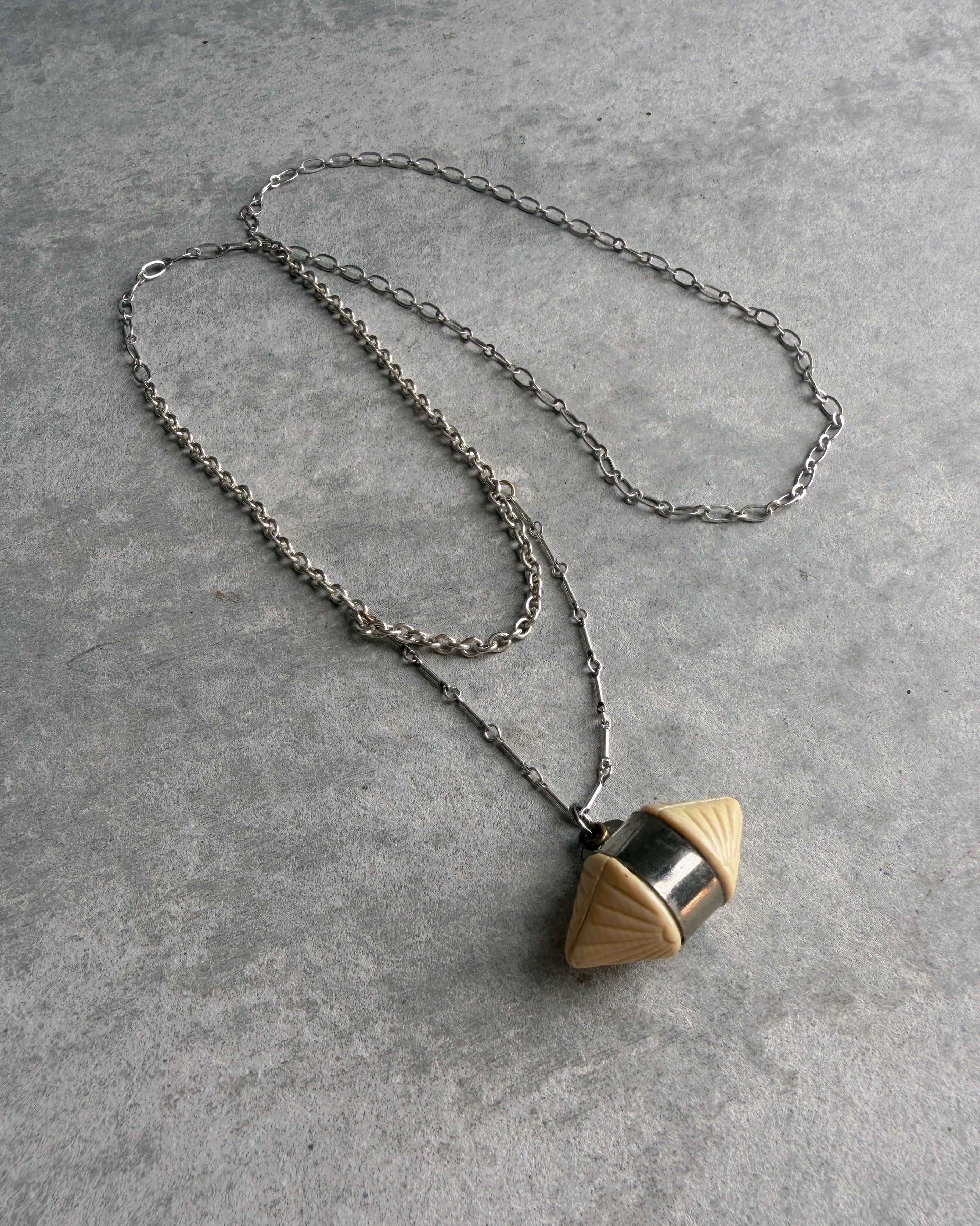 modern marcel : vintage bead pendant necklace