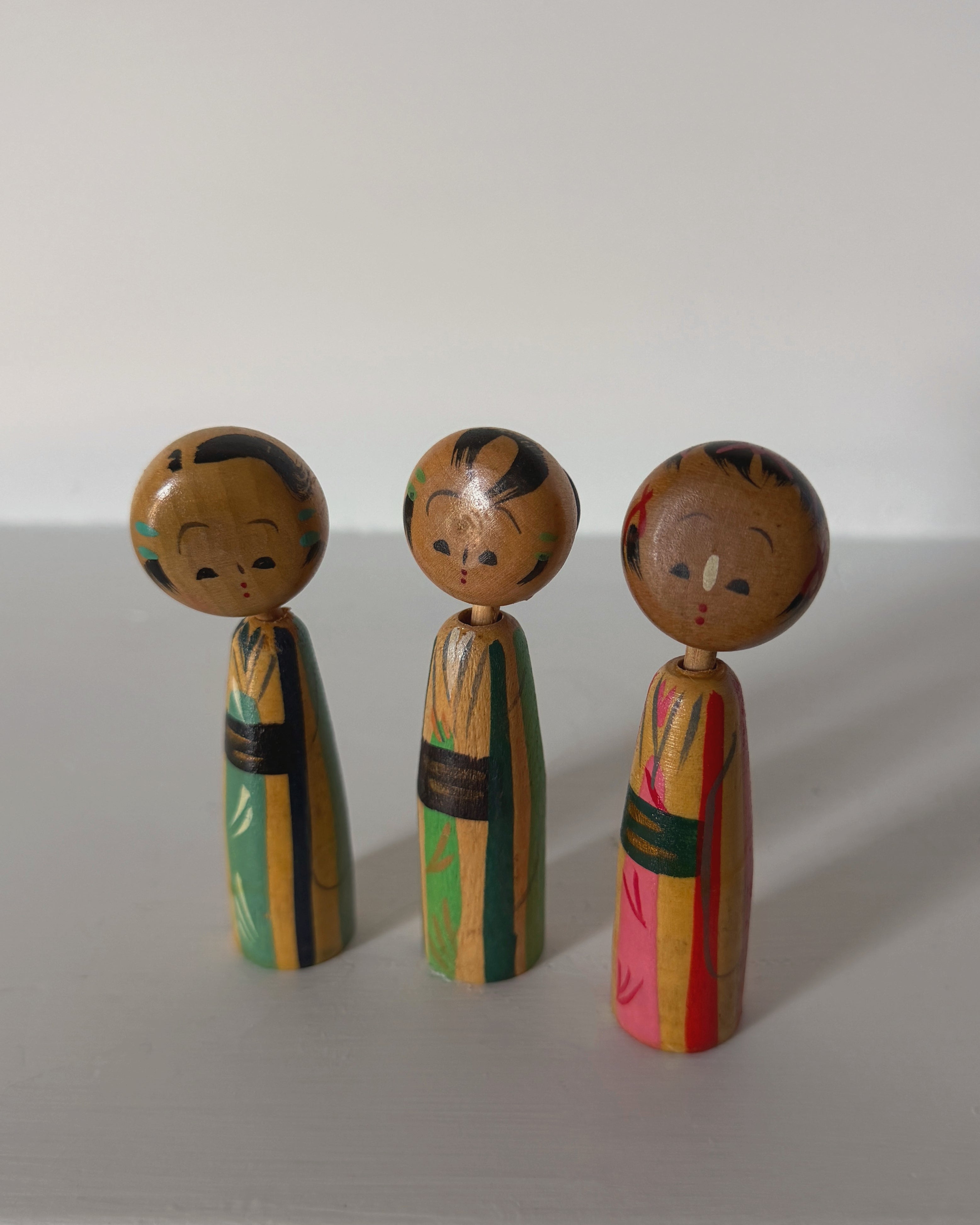 vintage kissing kokeshi