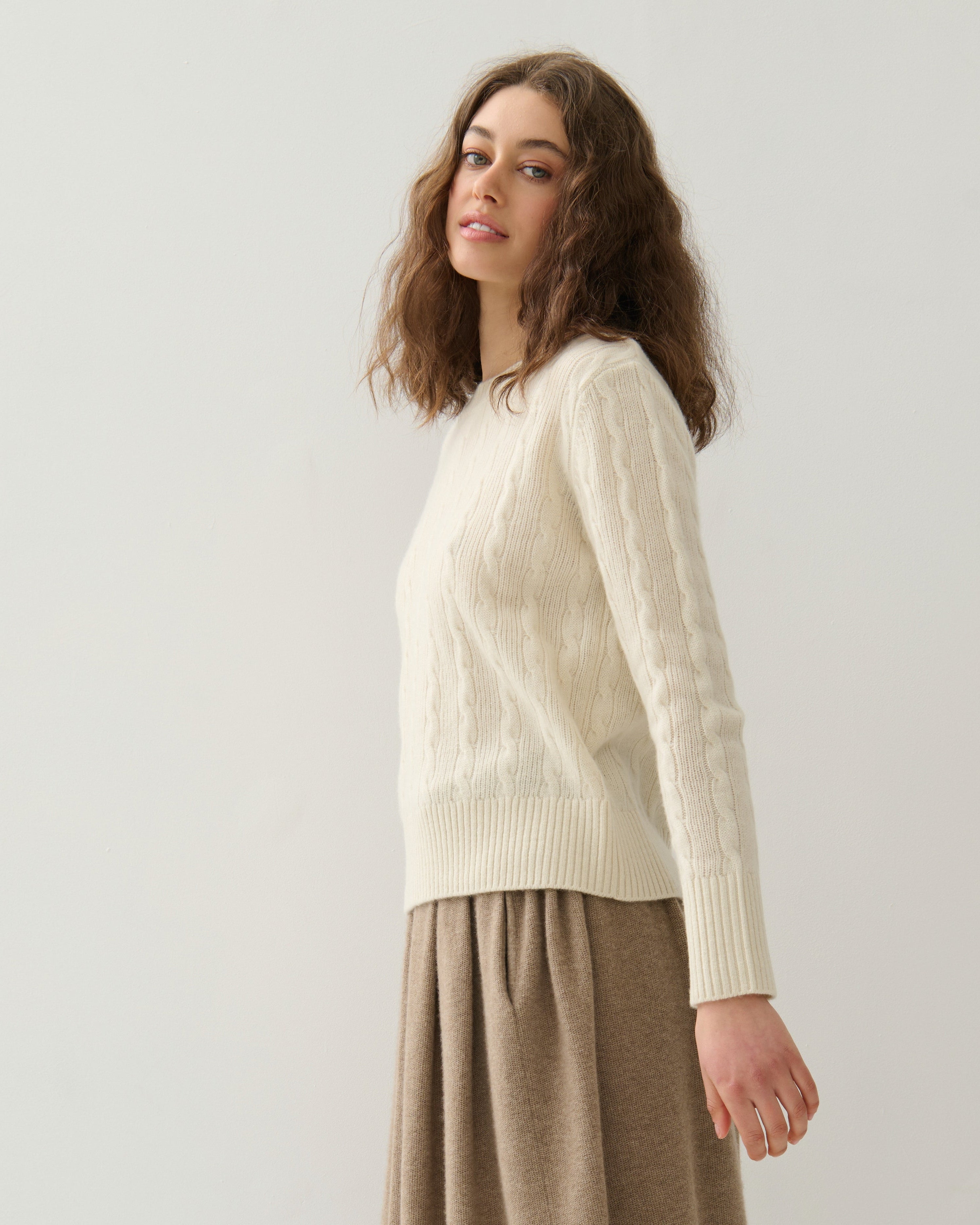 cashmerism : cable knit crew pullover in cream