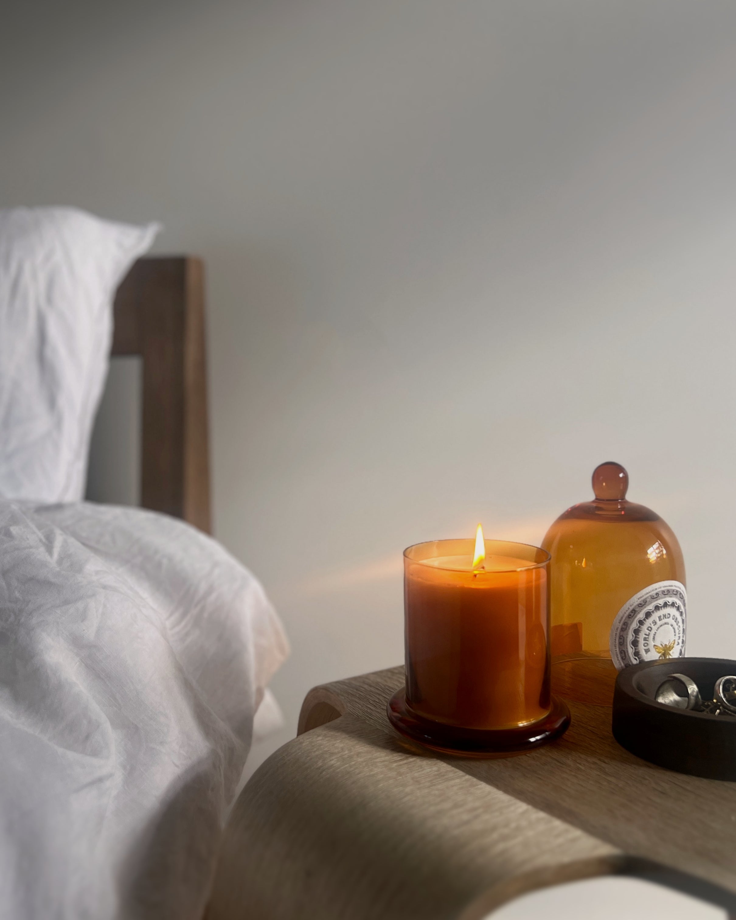 world's end obscura : no.5 santalum candle