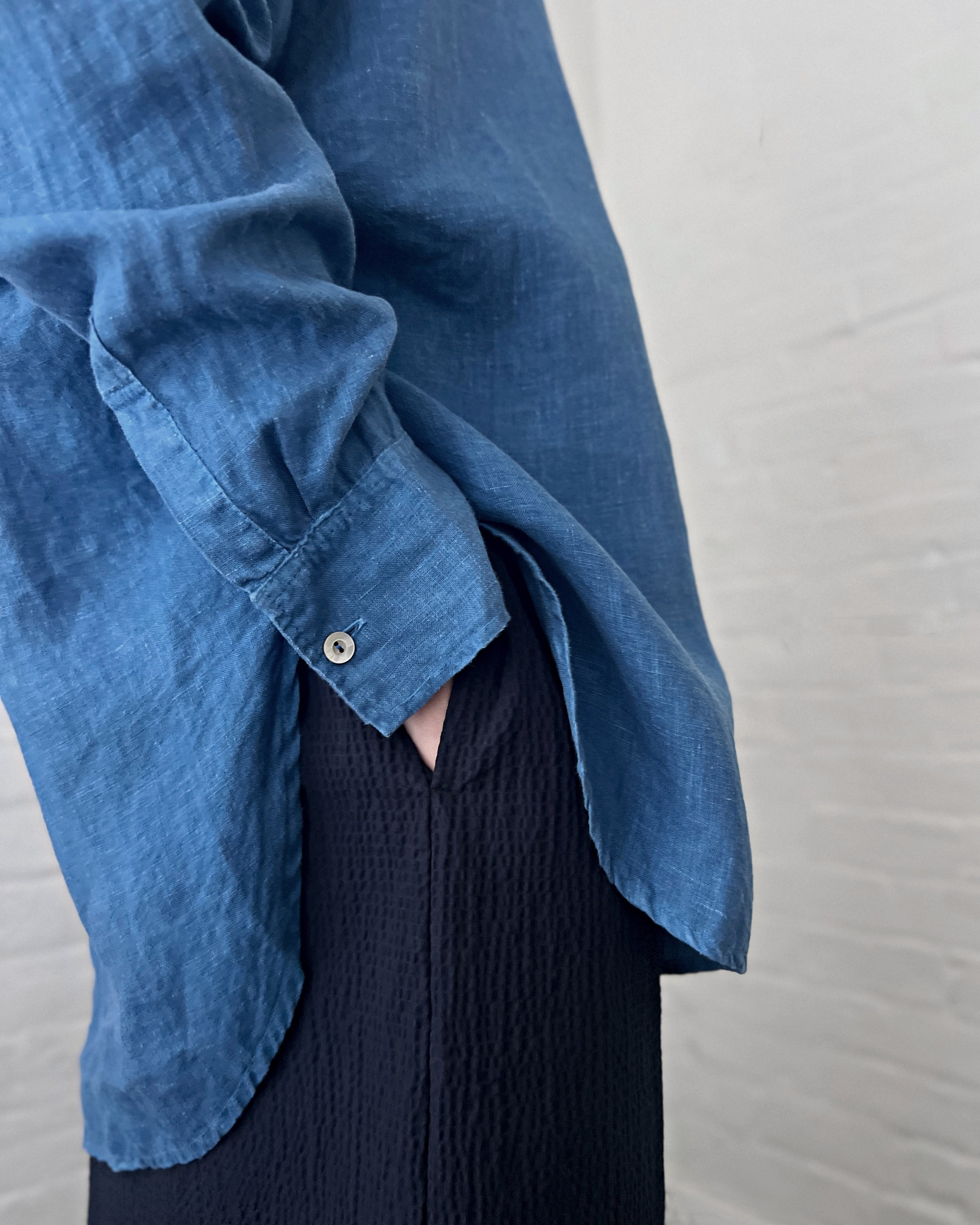 Chizu Blue : indigo dyed shirt