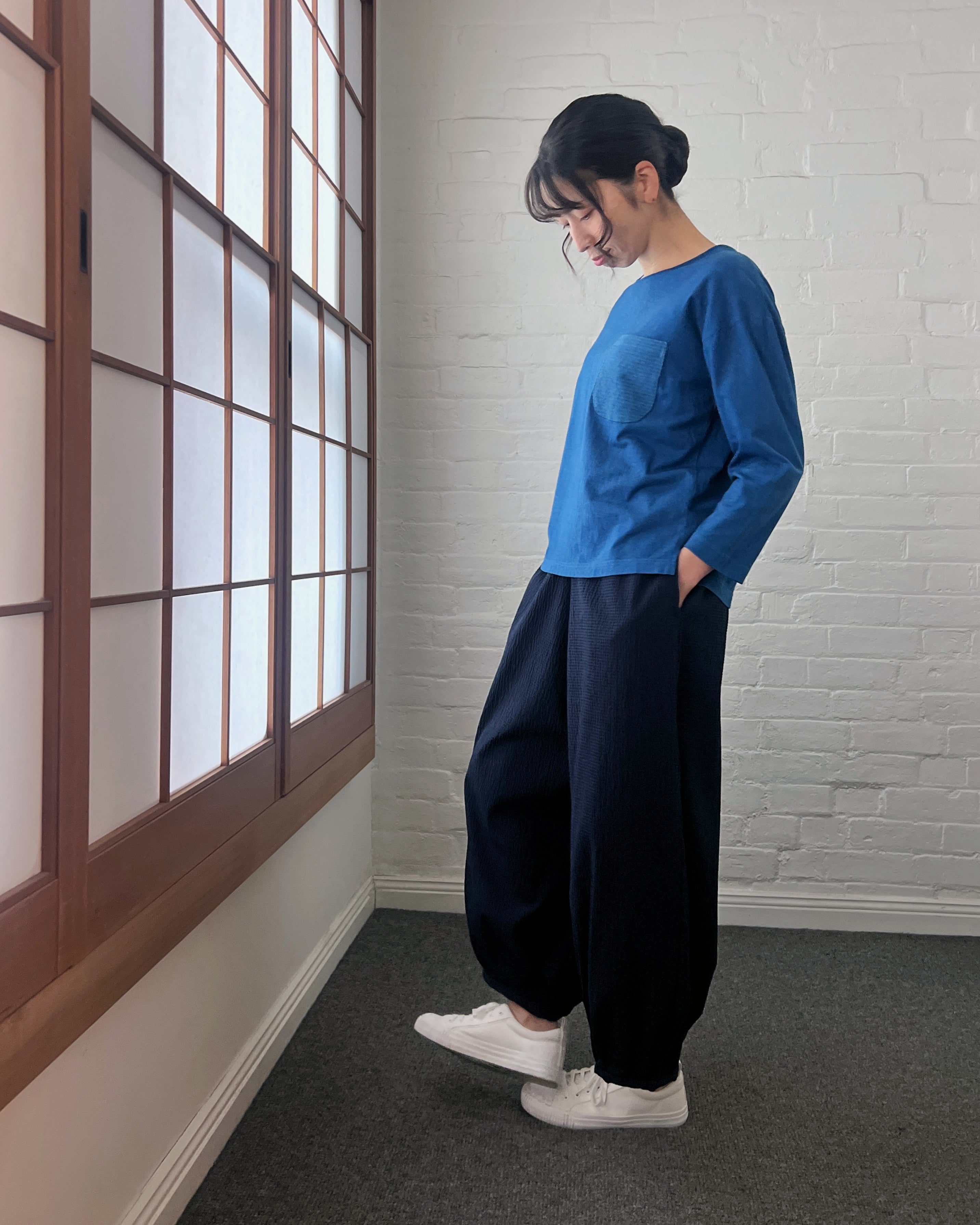 Chizu Blue : indigo dyed cotton long sleeve tee