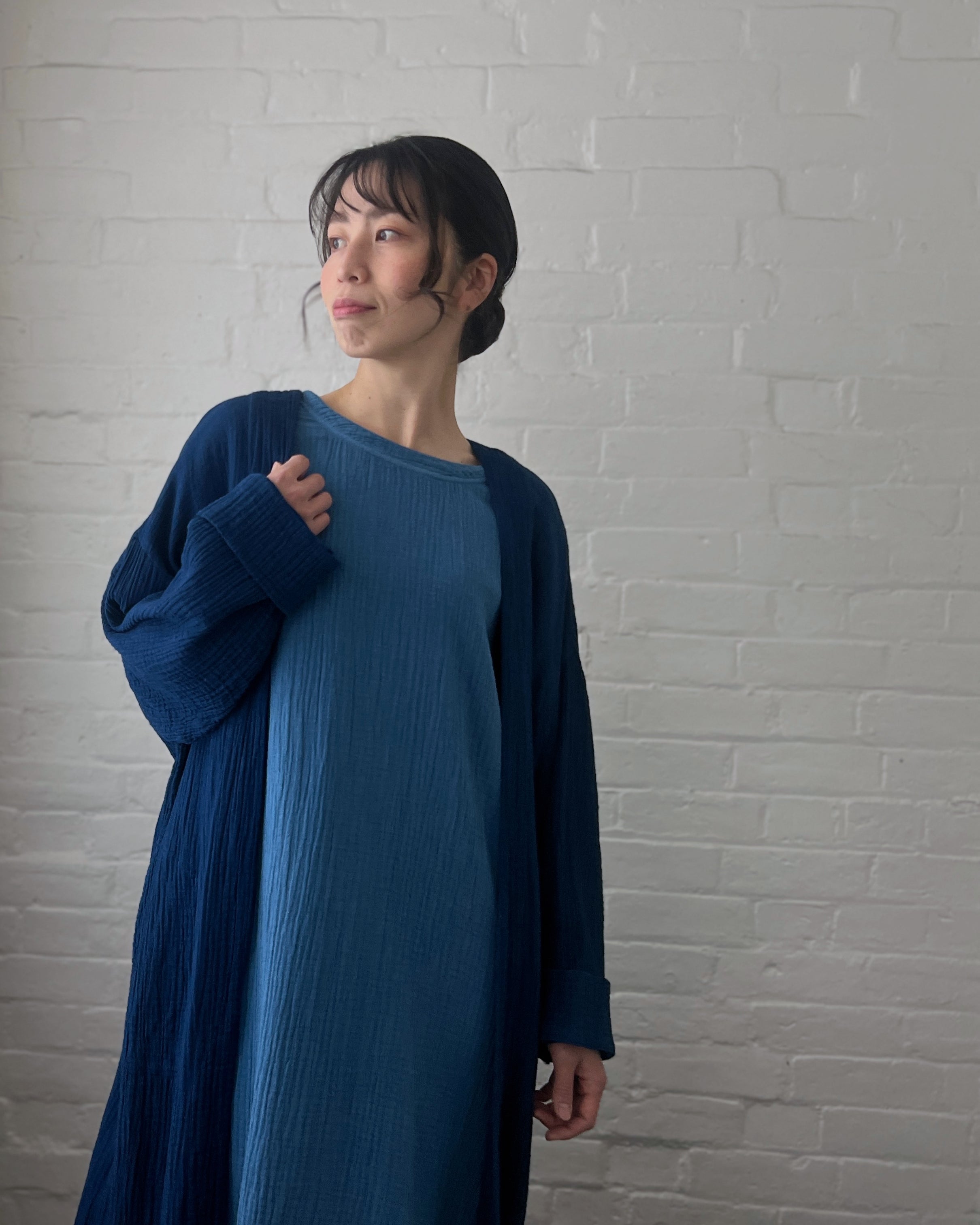 Chizu Blue : indigo dyed cotton long jacket