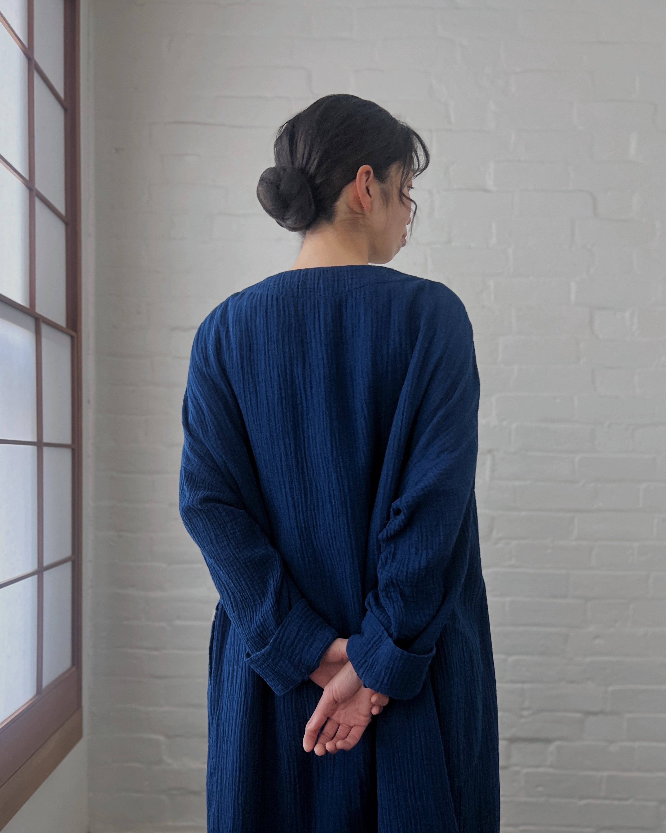 Chizu Blue : indigo dyed cotton long jacket