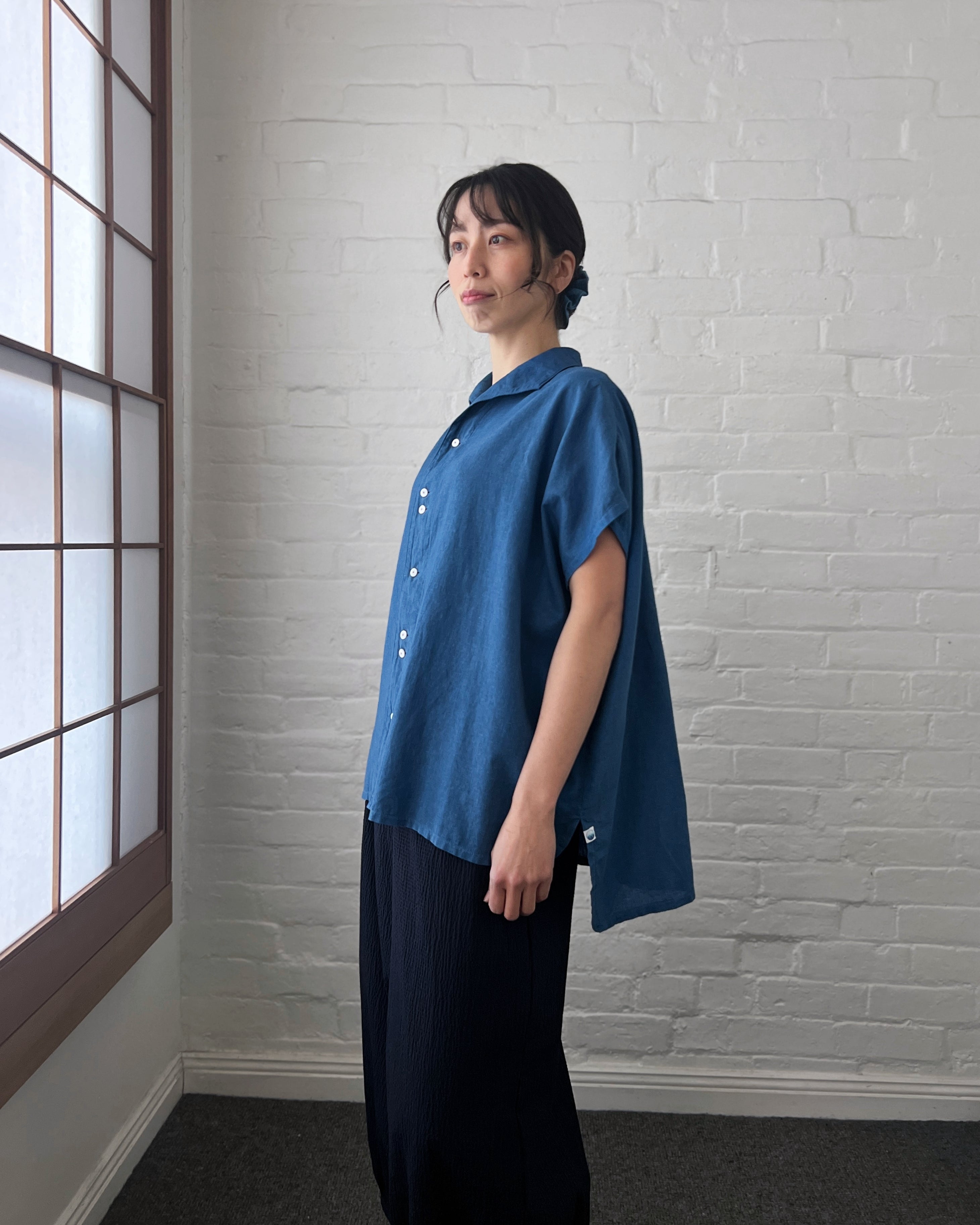 Chizu Blue : indigo dyed short sleeve shirt