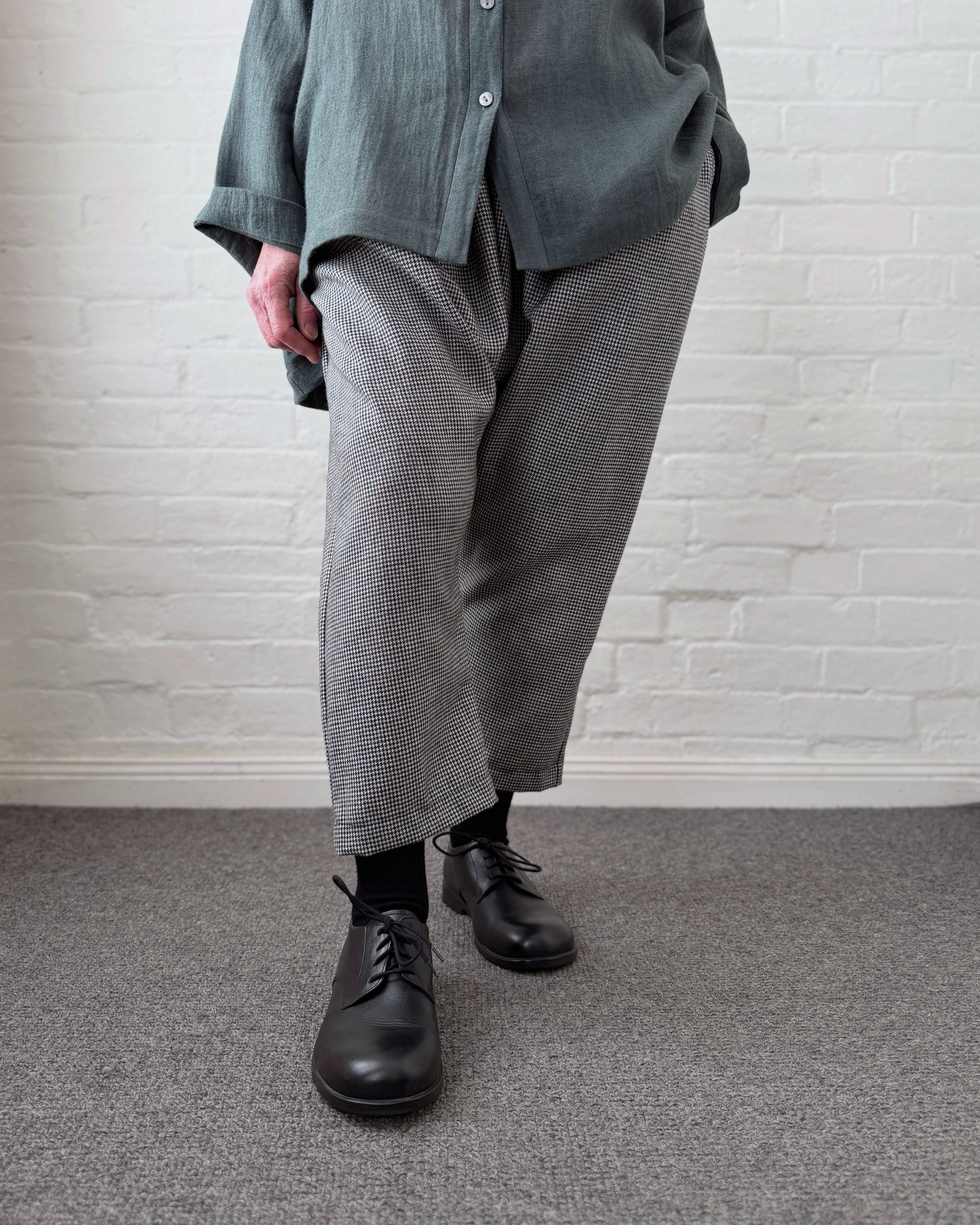 LJ struthers : houndstooth tapered wool pants
