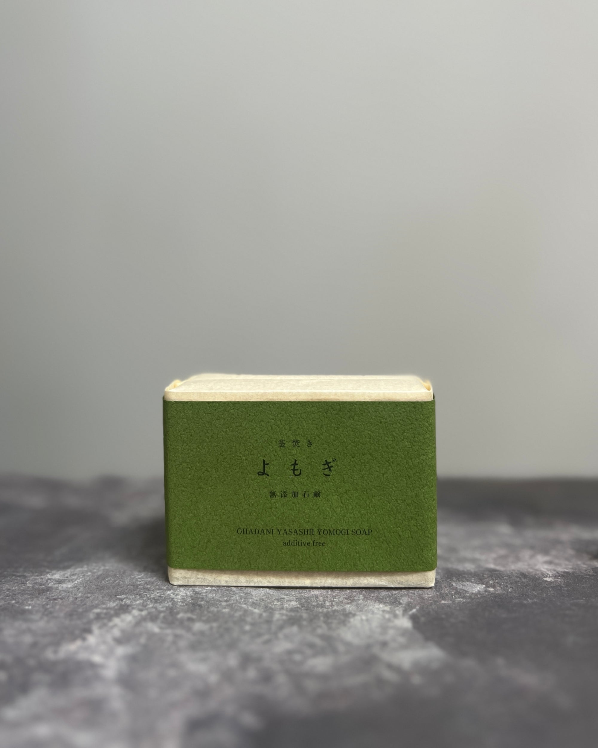 Mutenka Sekken Honpo soap : kamataki mugwort