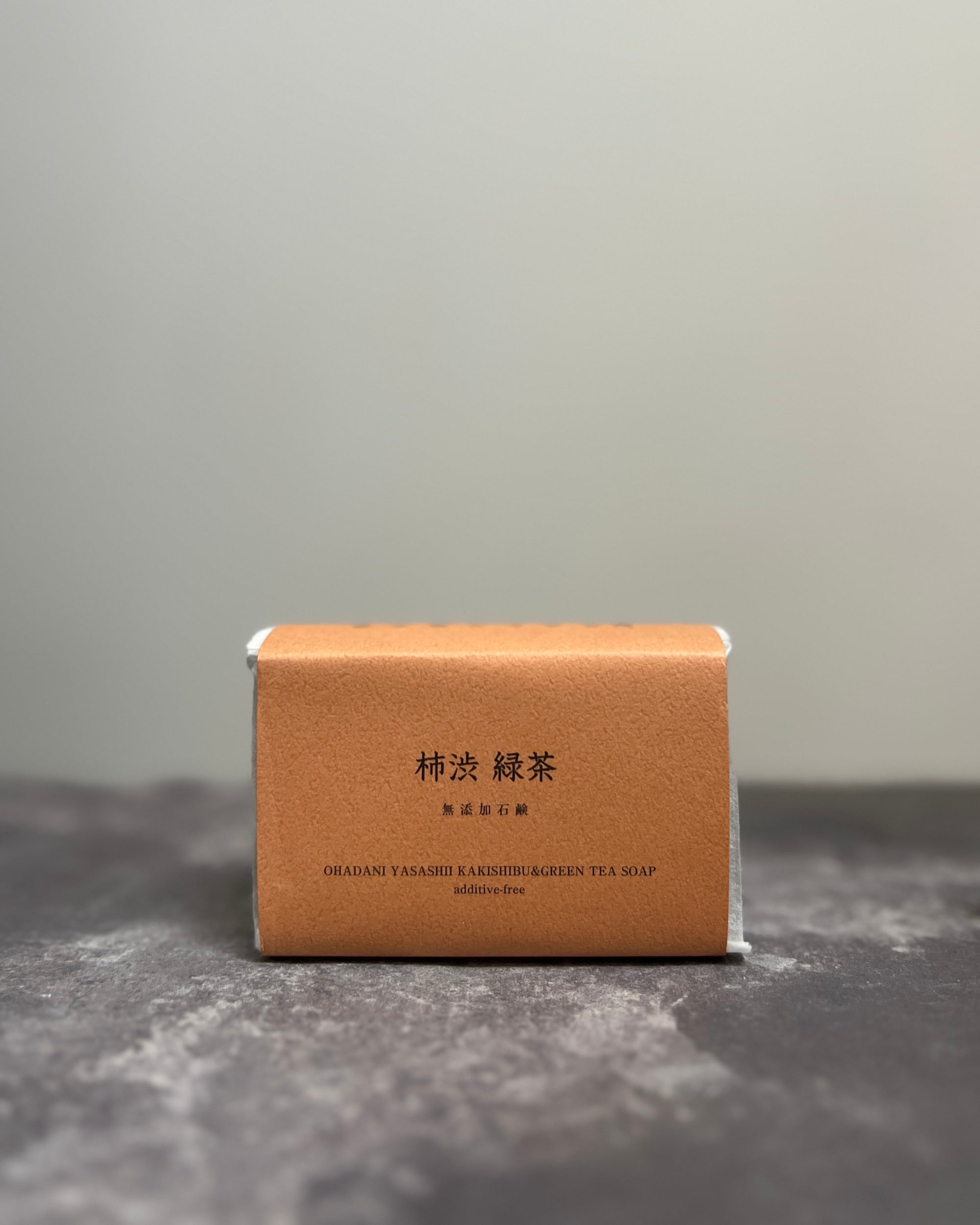 Mutenka Sekken Honpo soap : persimmon & green tea