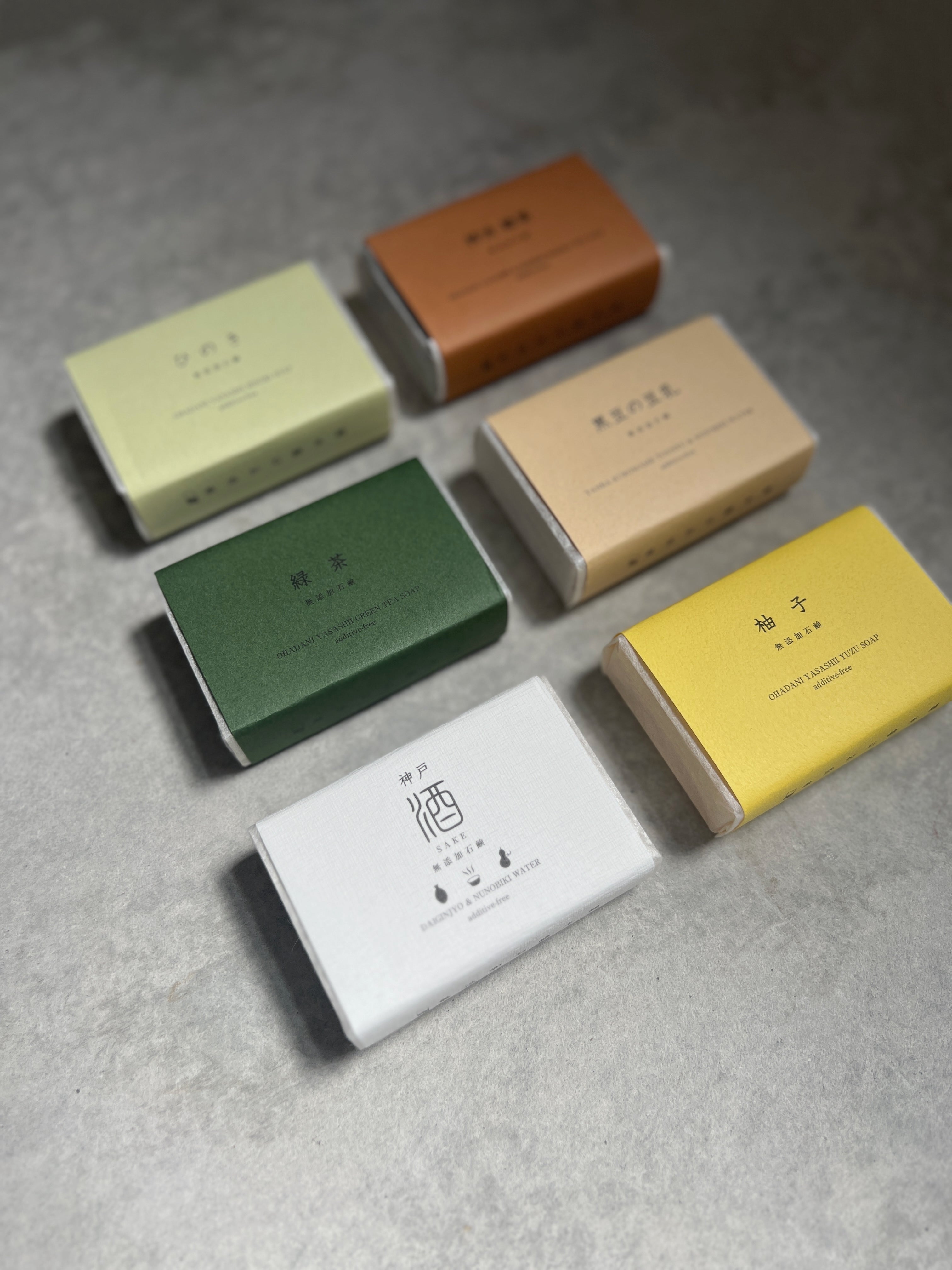 Mutenka Sekken Honpo soap : green tea