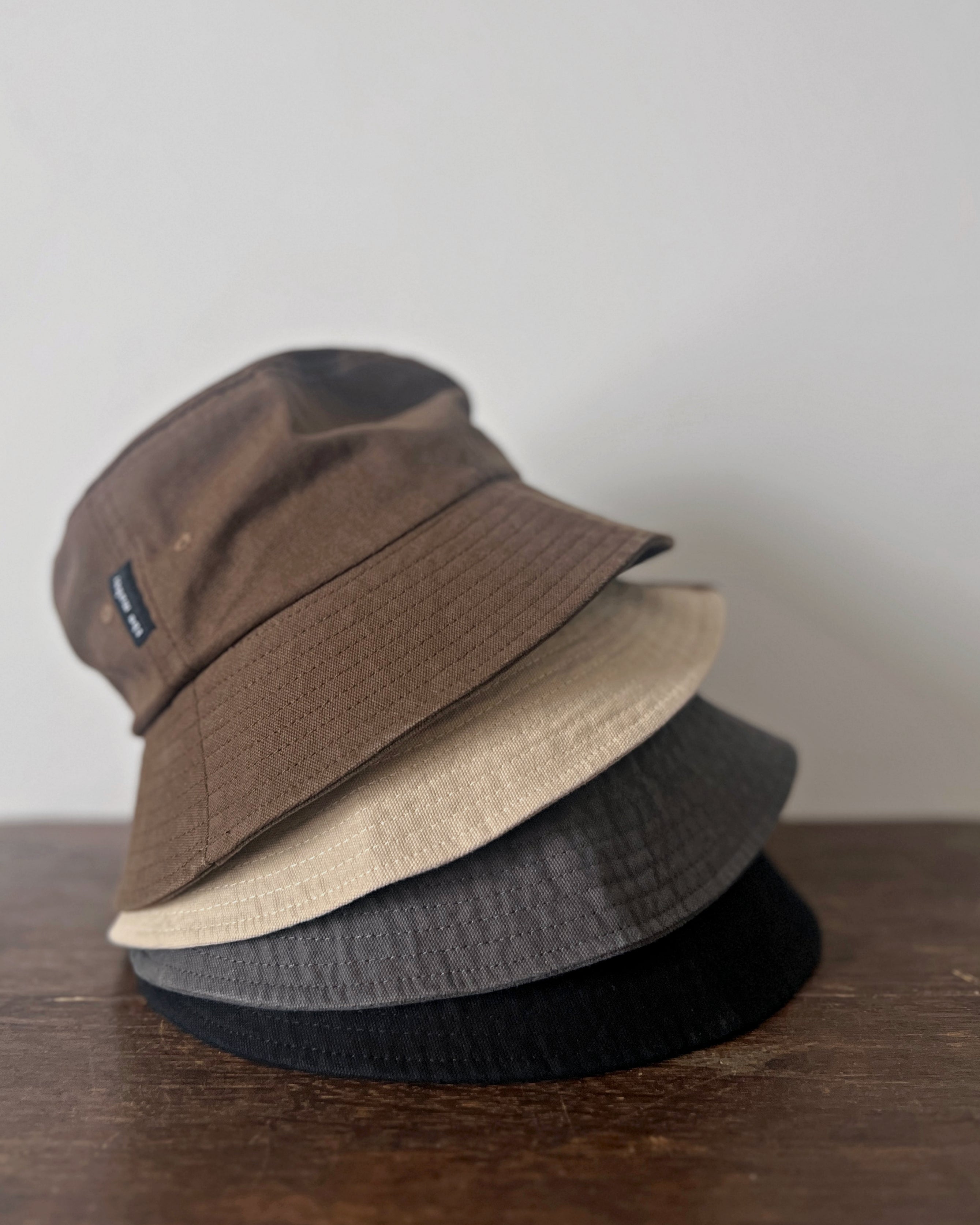 'm' for the maker : natsu bucket hat in sand