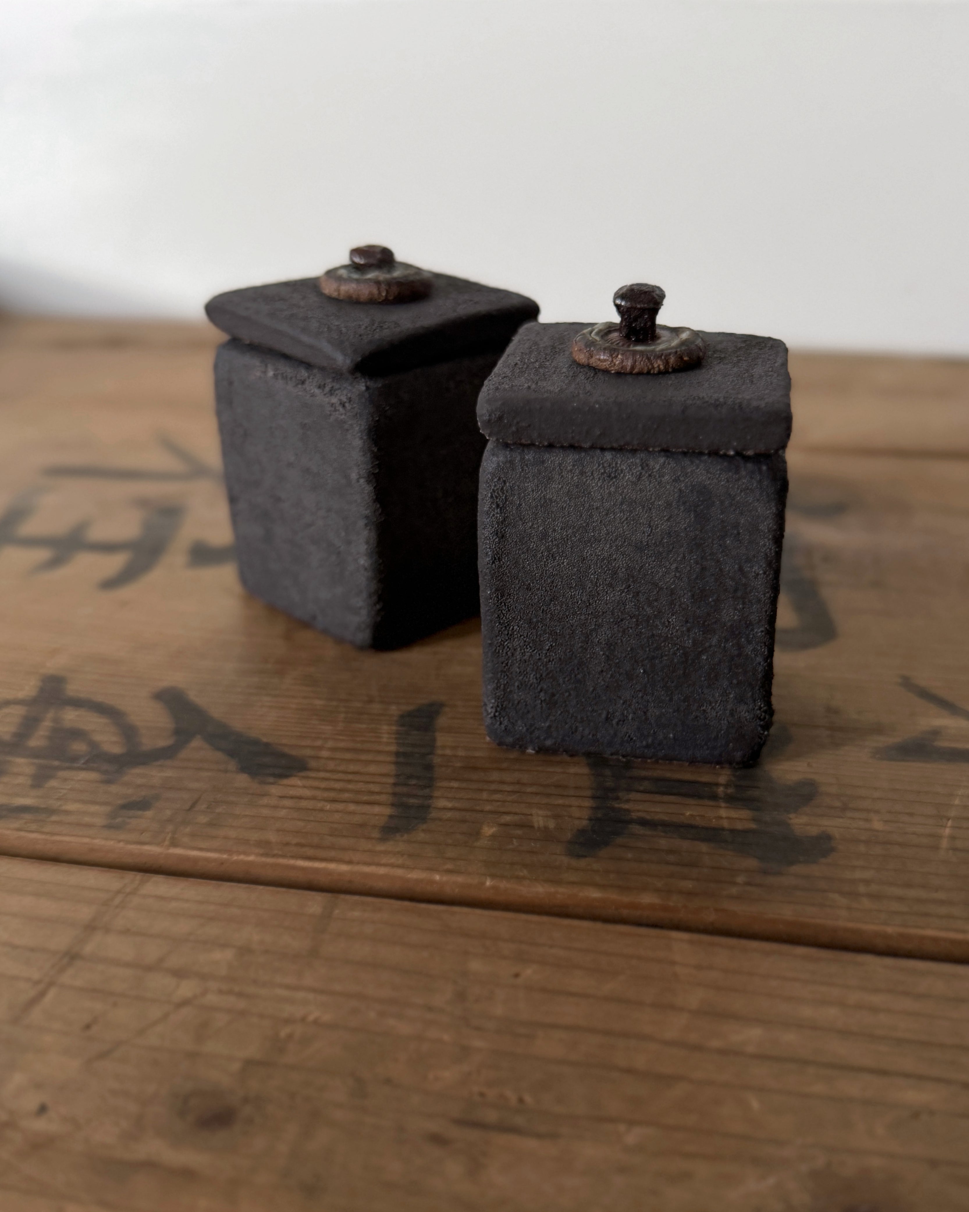 Scribed by Jo Reid-Speirs : ceramic lidded box