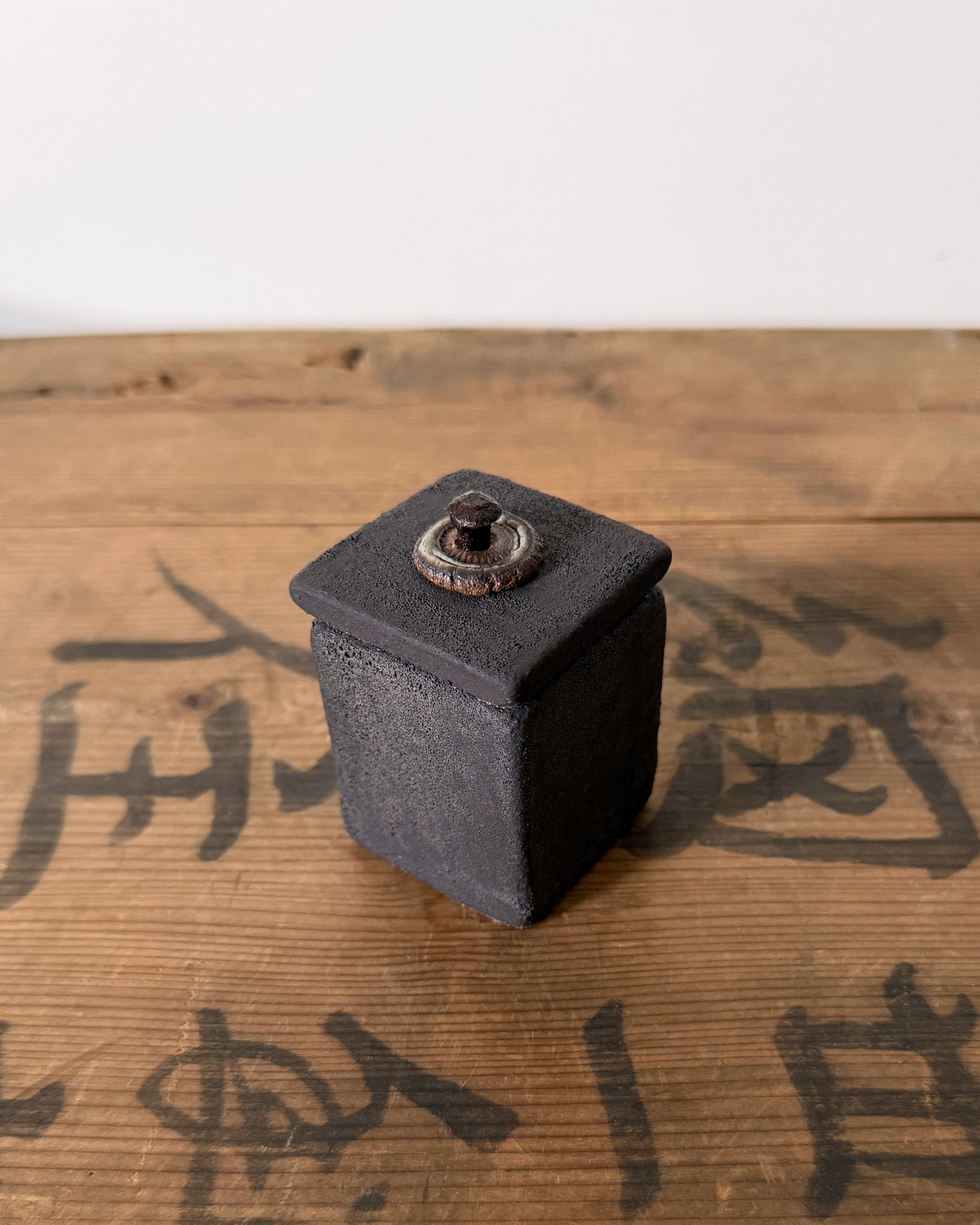 Scribed by Jo Reid-Speirs : ceramic lidded box