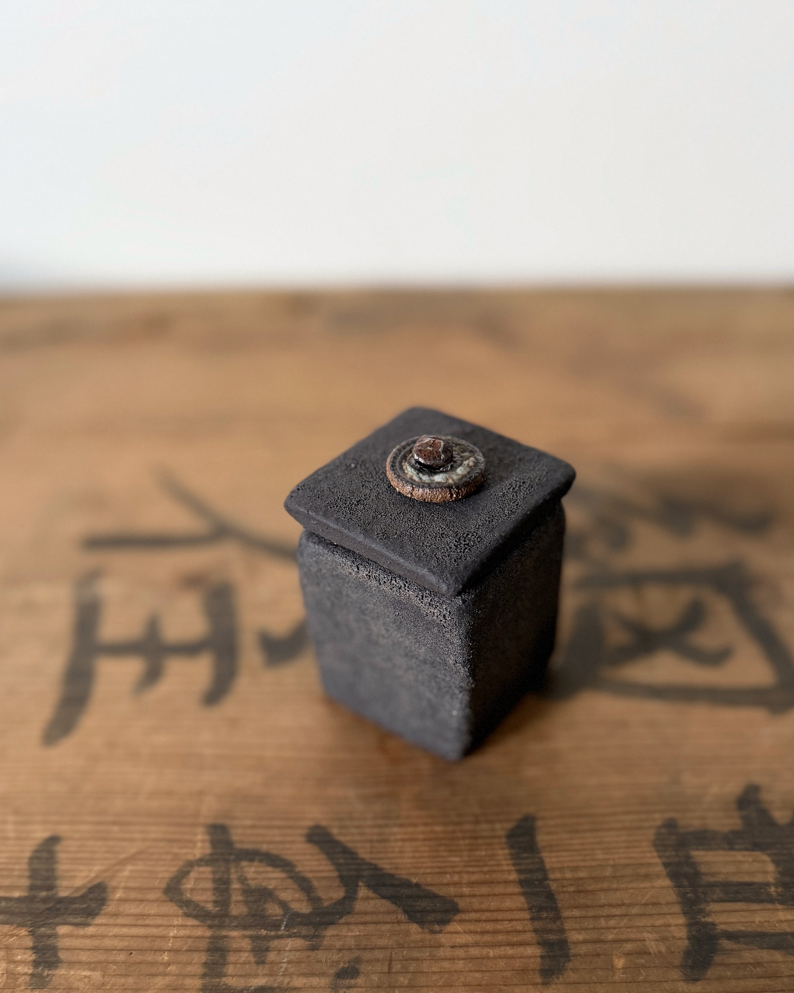 Scribed by Jo Reid-Speirs : ceramic lidded box