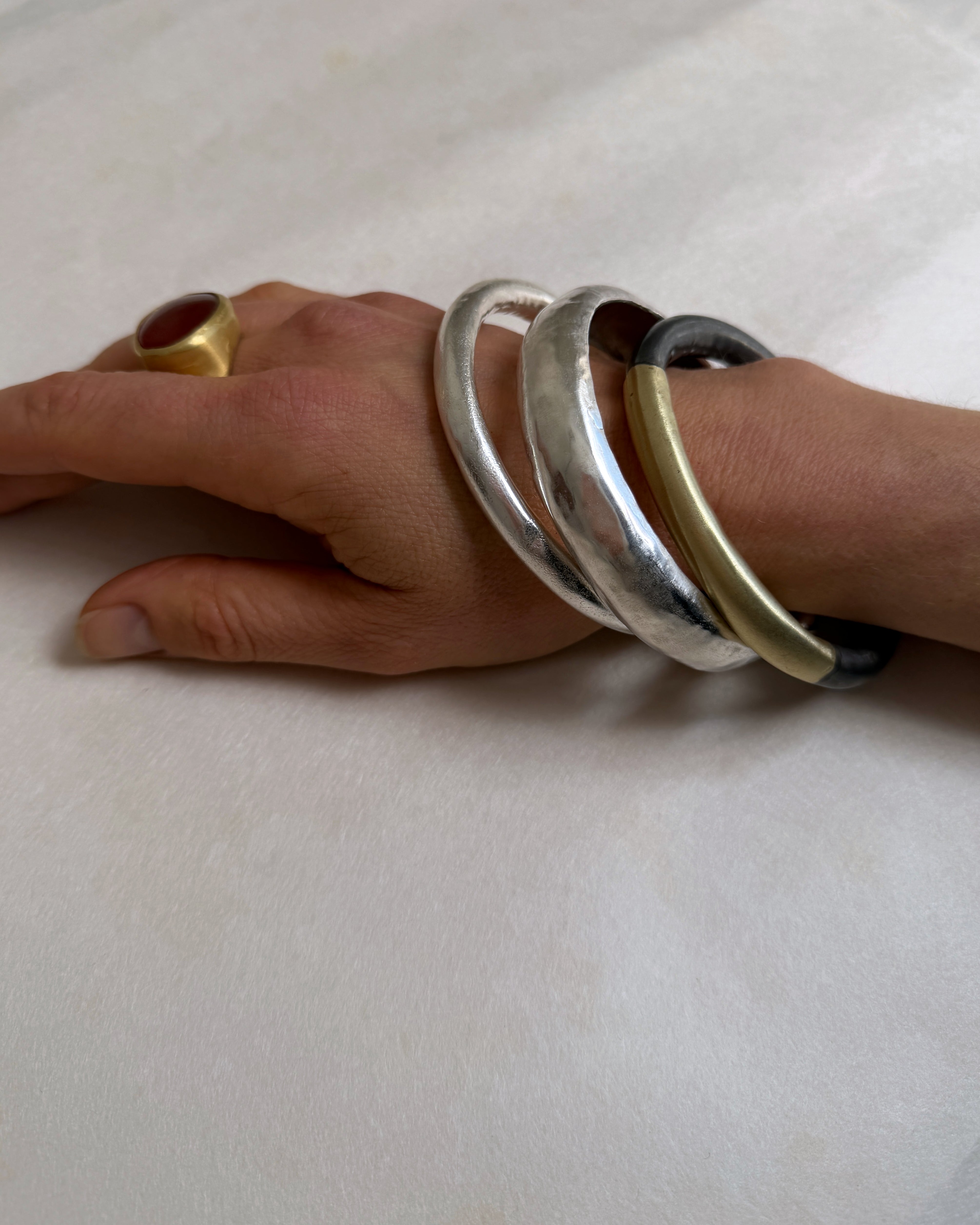Ewa : pagwi bangle