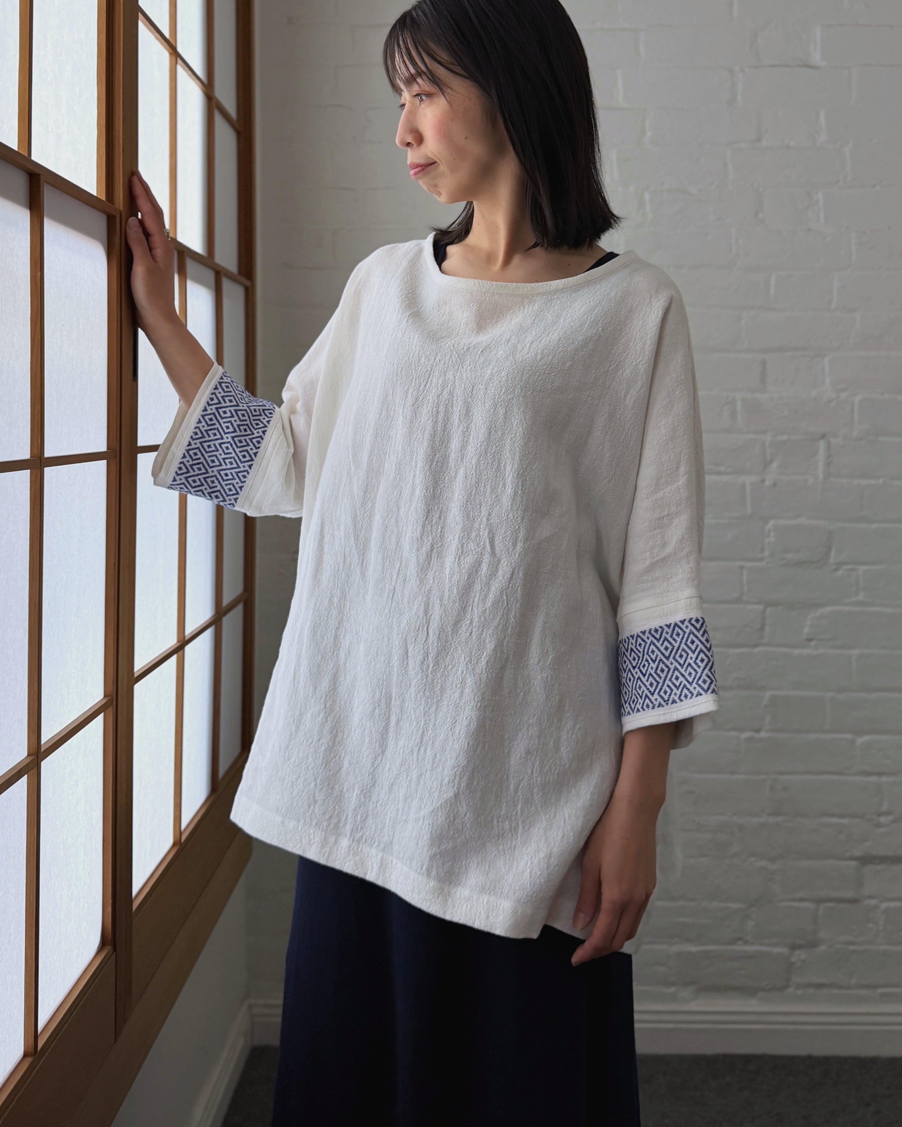 LJ struthers : cotton lunar smock blue trim