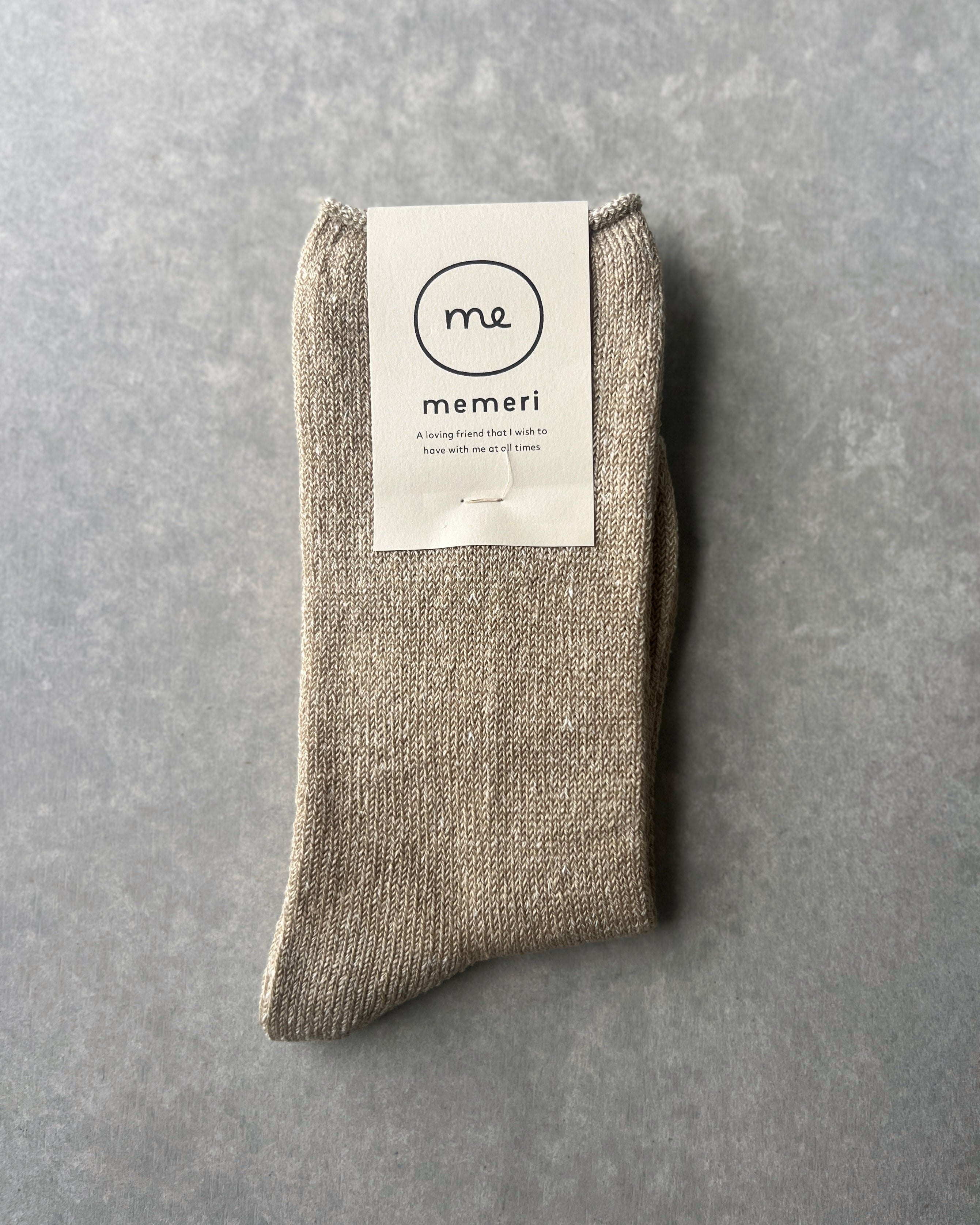 memeri : linen silk socks