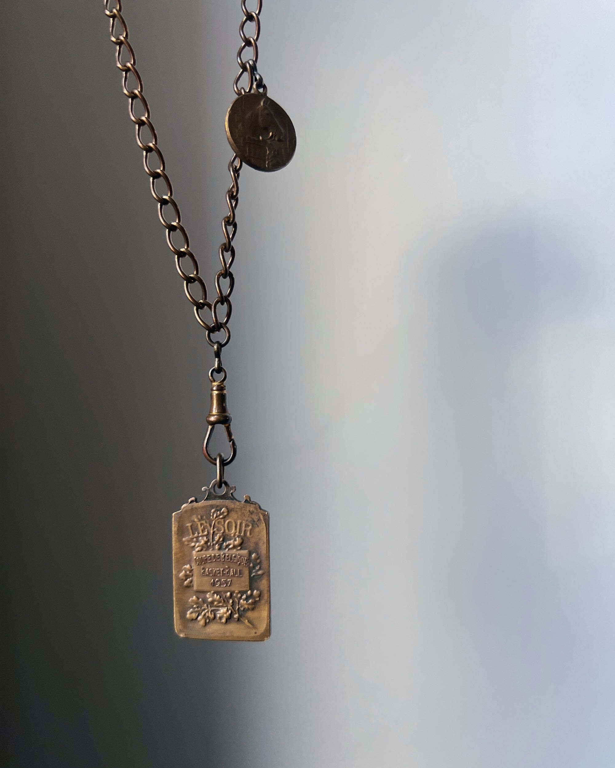 modern marcel : vintage medallion necklace